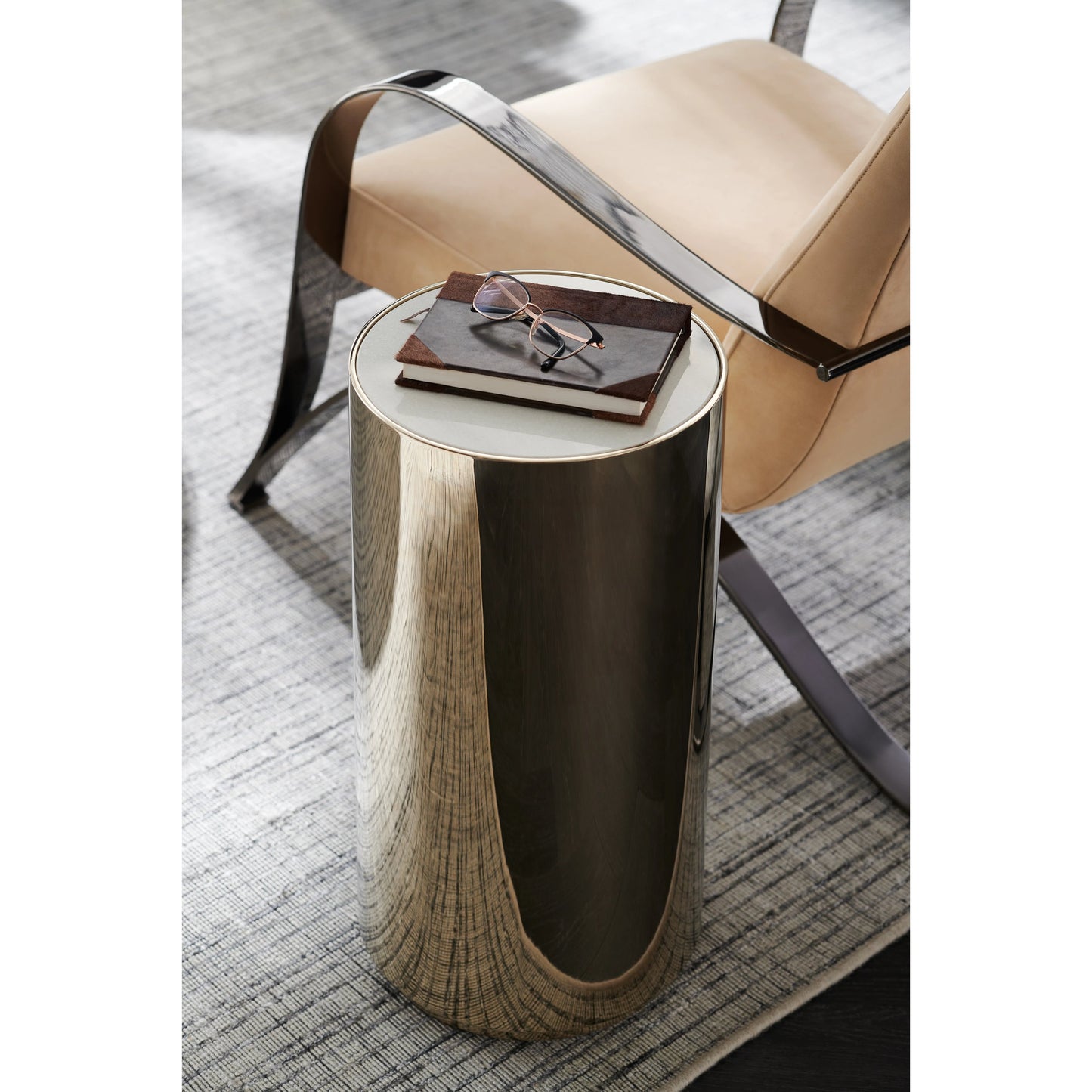 006 SI-1955909 | Lifestyle | Round About by Caracole in steel, gold and whisper of gold. Made from metal, stone in a modern style.