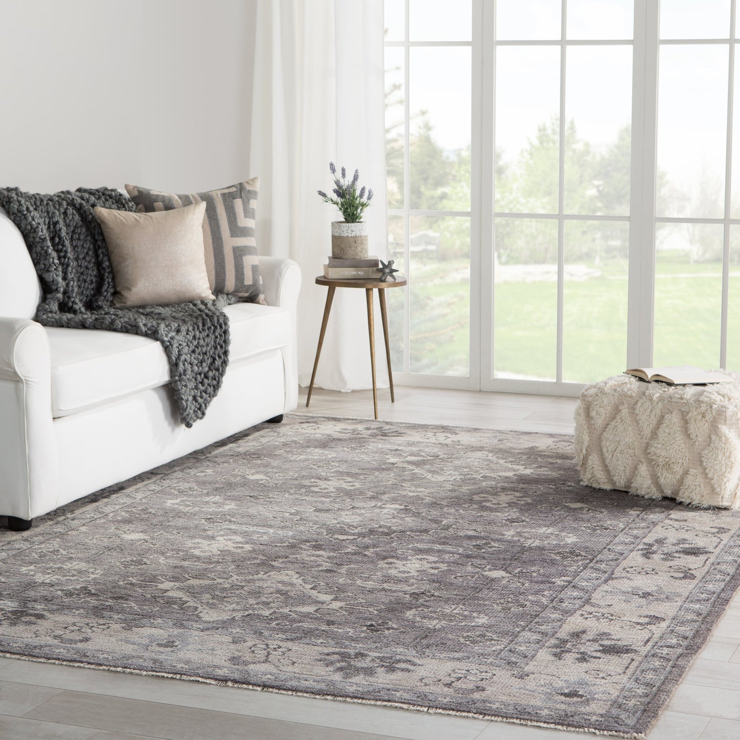 006 SR-774189,SR-774191 | Lifestyle | Salinas SLN12 Rug by Jaipur Living in gray. Made from 100% wool in a unique style.