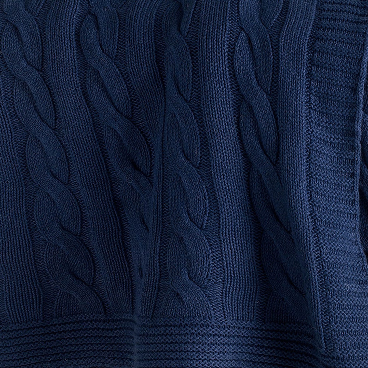 006 SR-870765 | Additional Silo | Oakland Throw by HedgeApple Essentials. Made from cotton in a modern style.