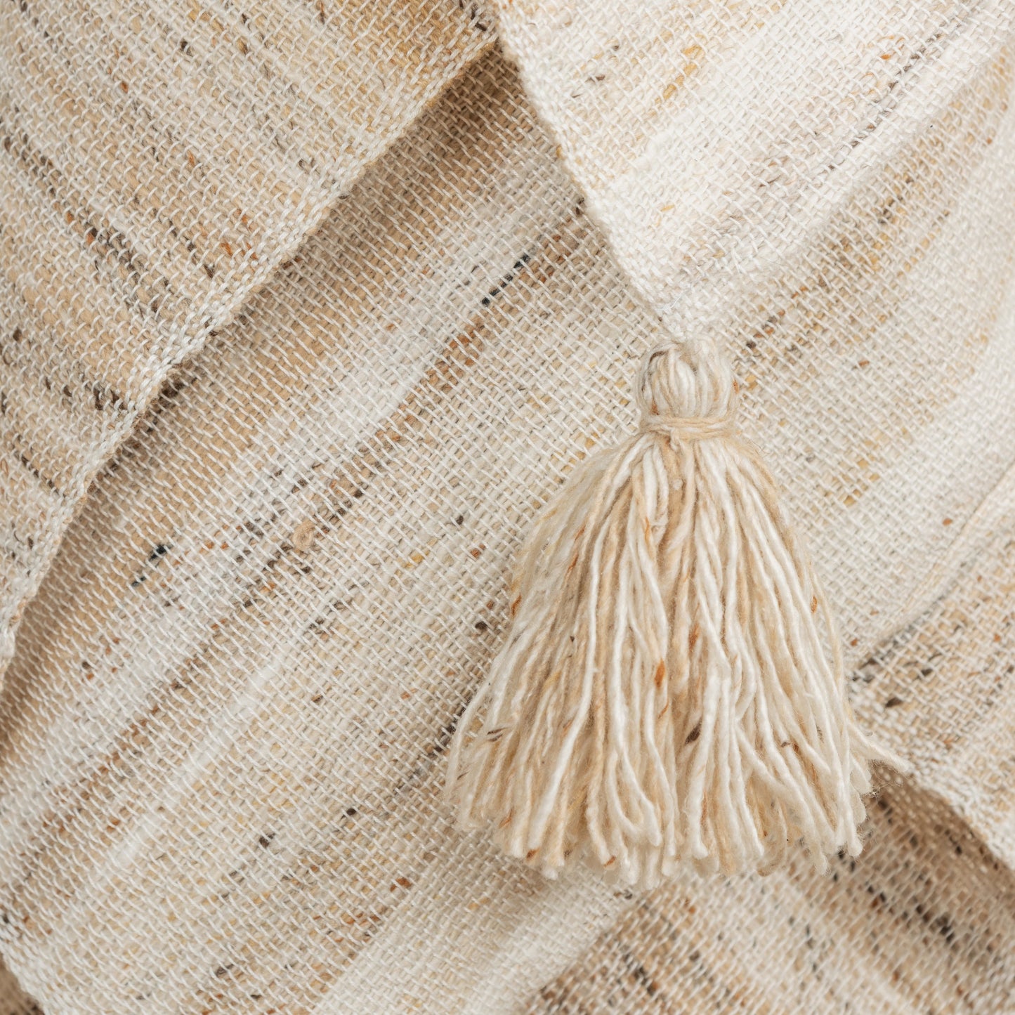 010 SR-870812 | Additional Silo | Muhlenberg Indoor/Outdoor Throw by HedgeApple Essentials. Made from polyester in a transitional style.