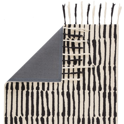 Vera by Nikki Chu VNK08 Rug by Jaipur Living in black, ivory. Made from 100% wool in a unique style.