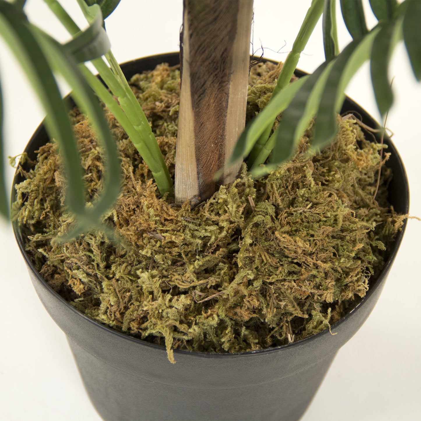 003 SR-900197 | Closeup | Faux Green Leaf Fern by Zentique in green. Made from wood, plastic, cloth in a coastal style.