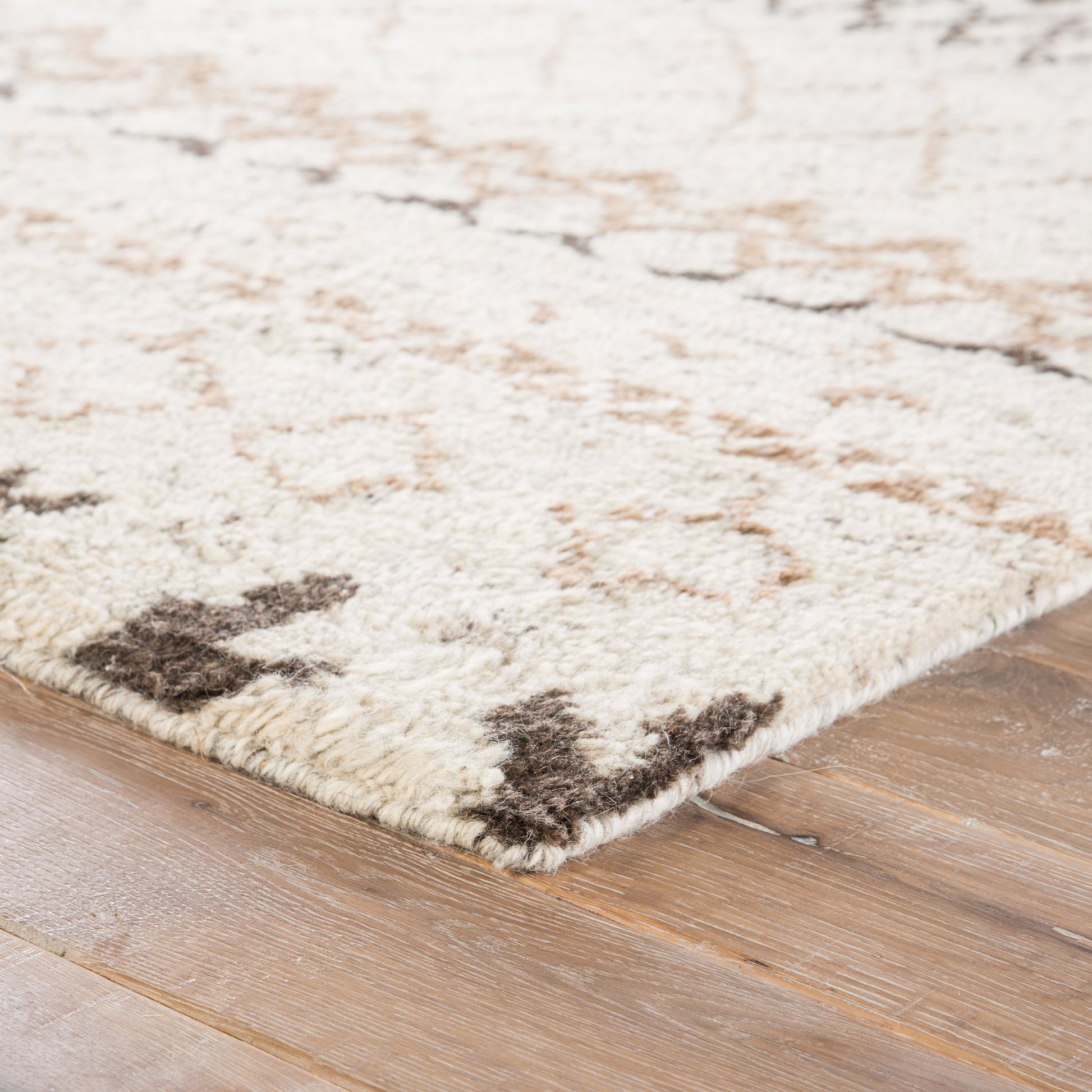 Zuri ZUI05 Rug by Jaipur Living in standstorm, paloma. Made from unique in a unique style.