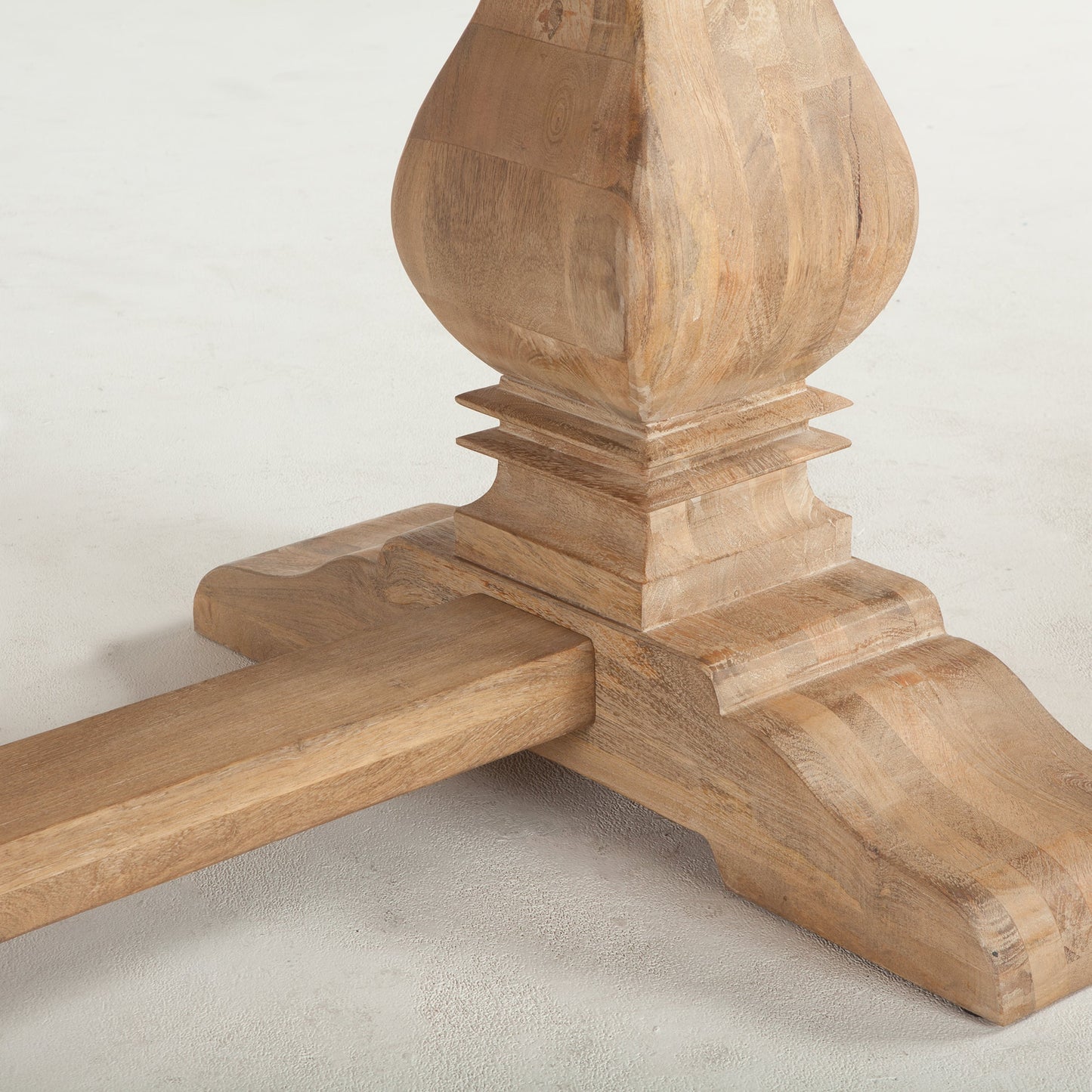 007 SR-877103 | Closeup | Pengrove Dining Table by World Interiors in light brown and antique oak. Made from mango wood in a cottage & farmhouse style.