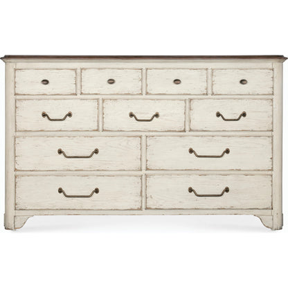 Americana 11-Drawer Dresser by Hooker Furniture. Made from oak veneers and cedar veneers with solid-wood edge top in a cottage & farmhouse style.