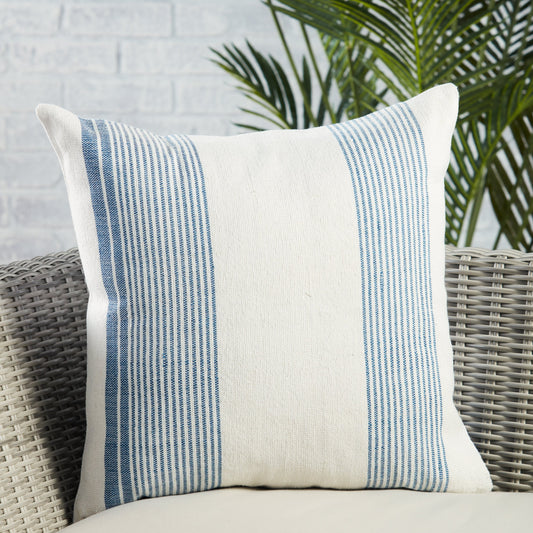 Acapulco Parque by Jaipur Living in blue, ivory. Made from 100% pet yarn in a modern style.