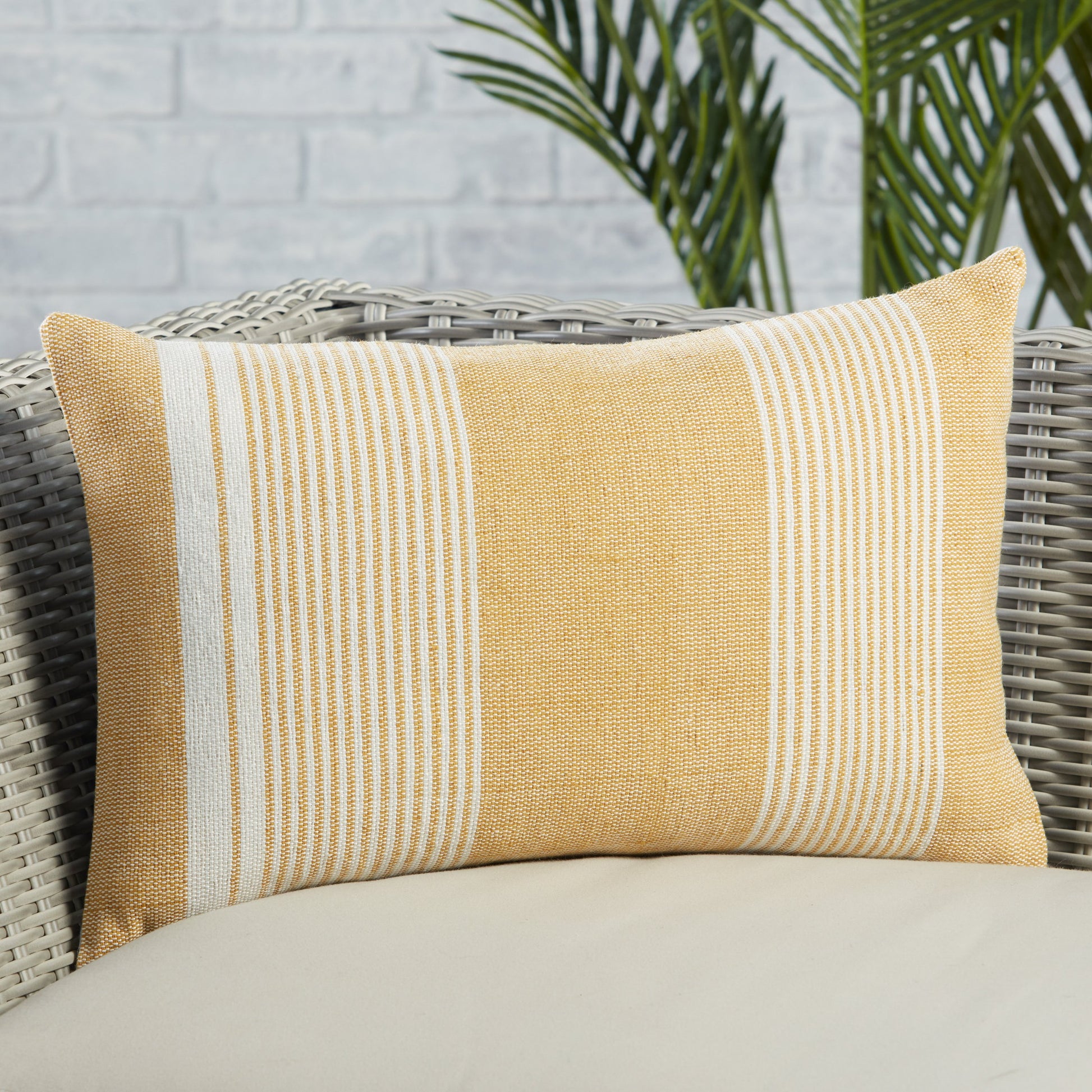 Acapulco ACA05 Indoor/Outdoor Pillow by Jaipur Living. Made from 100% pet yarn in a modern style.