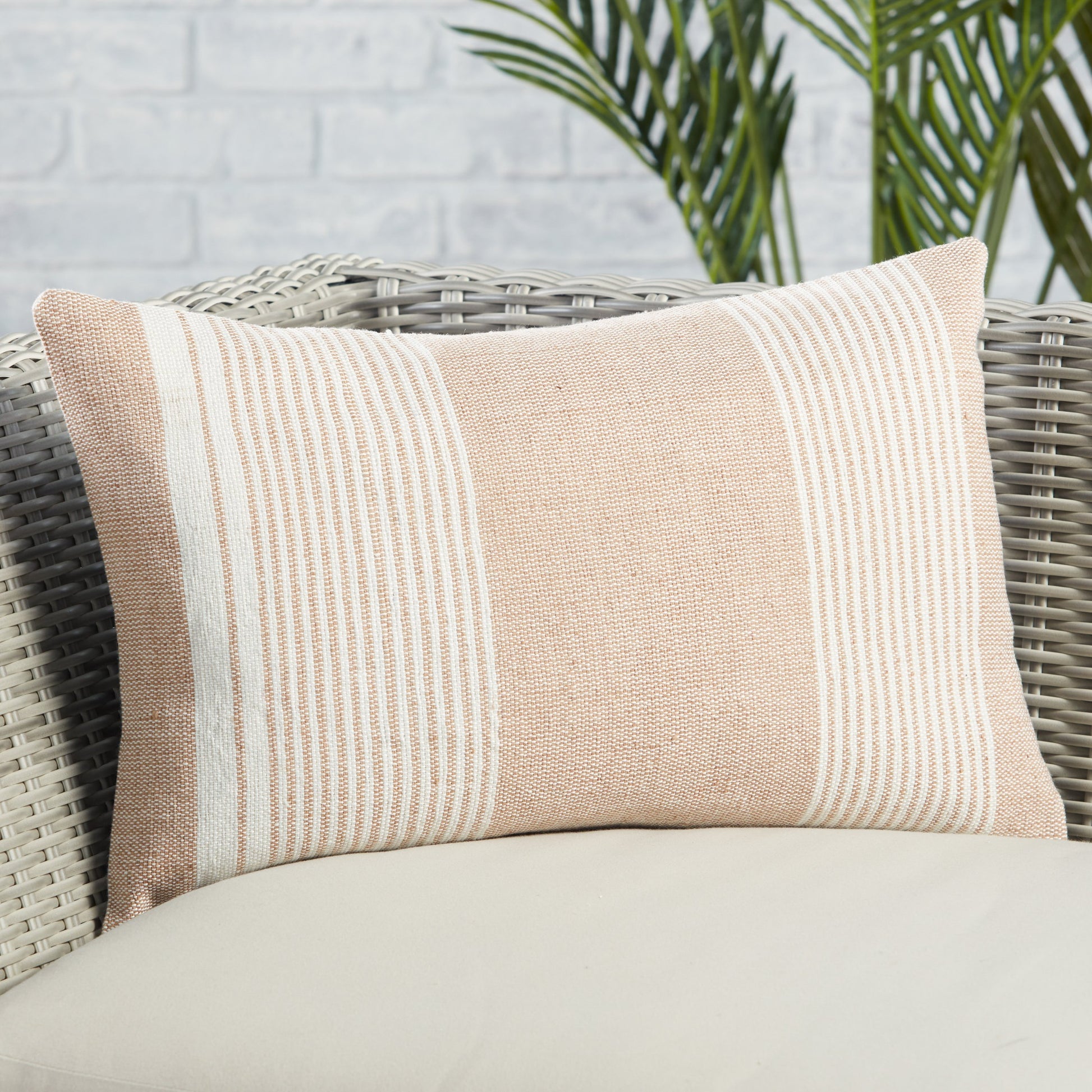 Acapulco ACA05 Indoor/Outdoor Pillow by Jaipur Living. Made from 100% pet yarn in a modern style.