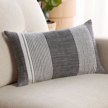 Acapulco ACA05 Pillow by Jaipur Living. Made from 100% pet yarn in a cottage & farmhouse style.