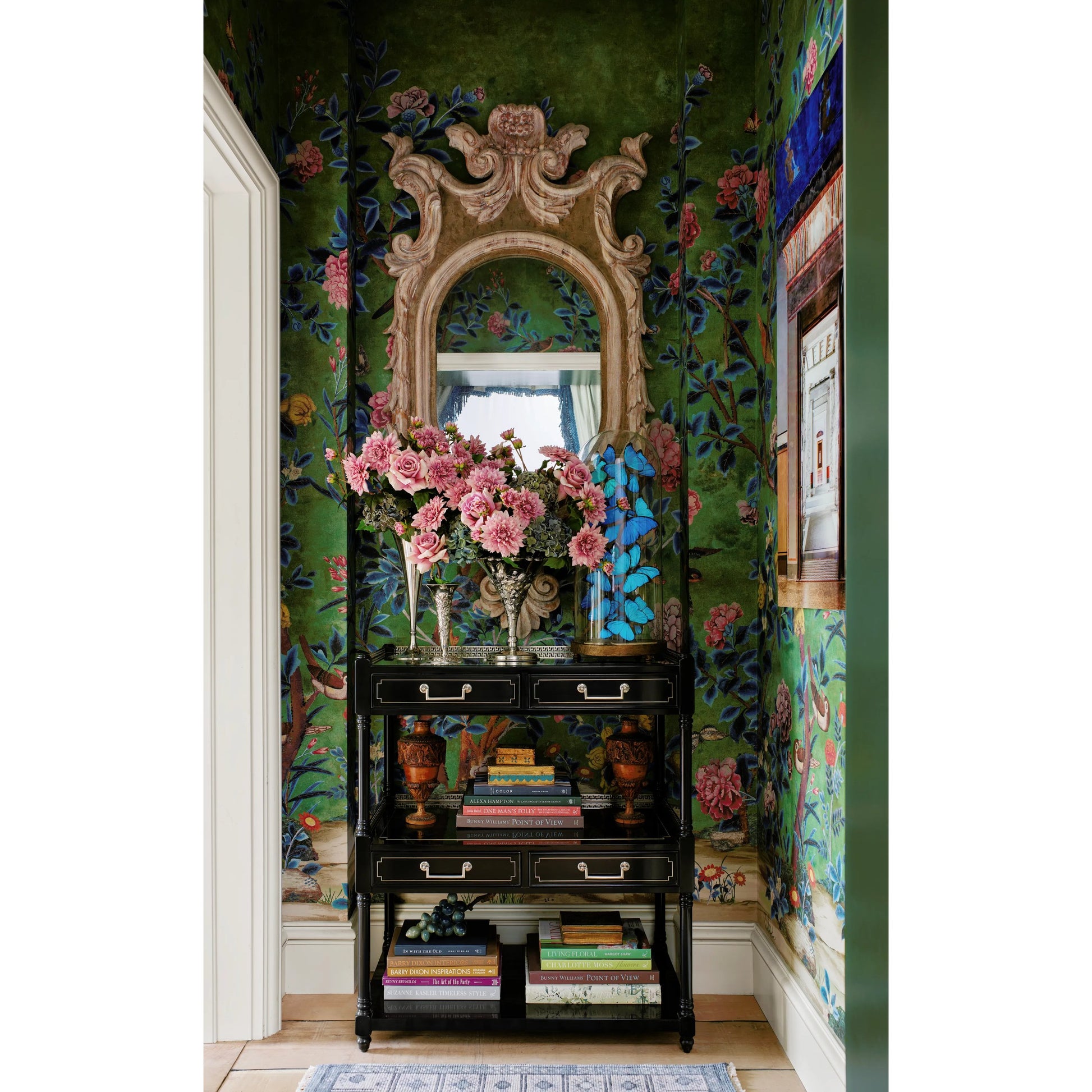 Reimagined Flux Lacquer Etagere by Jonathan Charles in lacquered black. Made from acacia in a modern style.