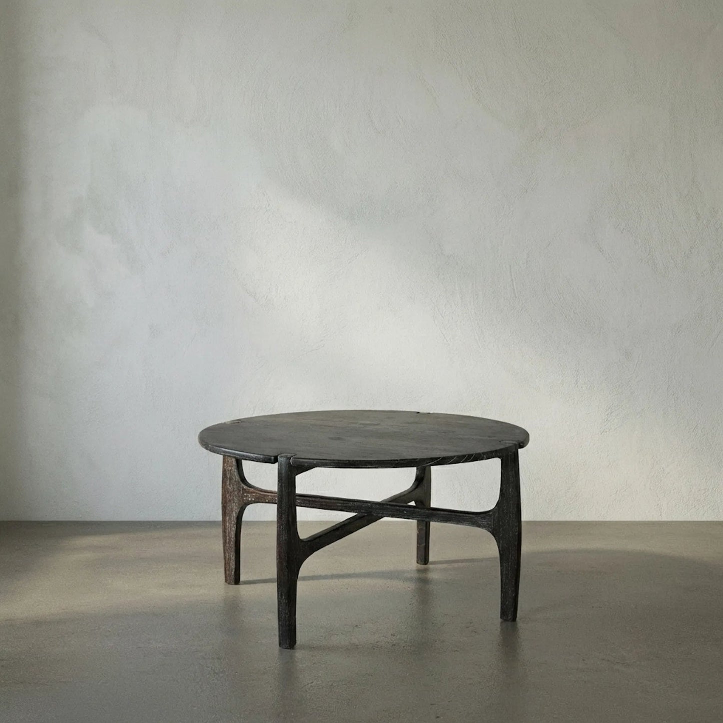 007 SI-2189429 | Lifestyle | Bucks Coffee Table by Noir in sombre. Made from mindi in a modern style.