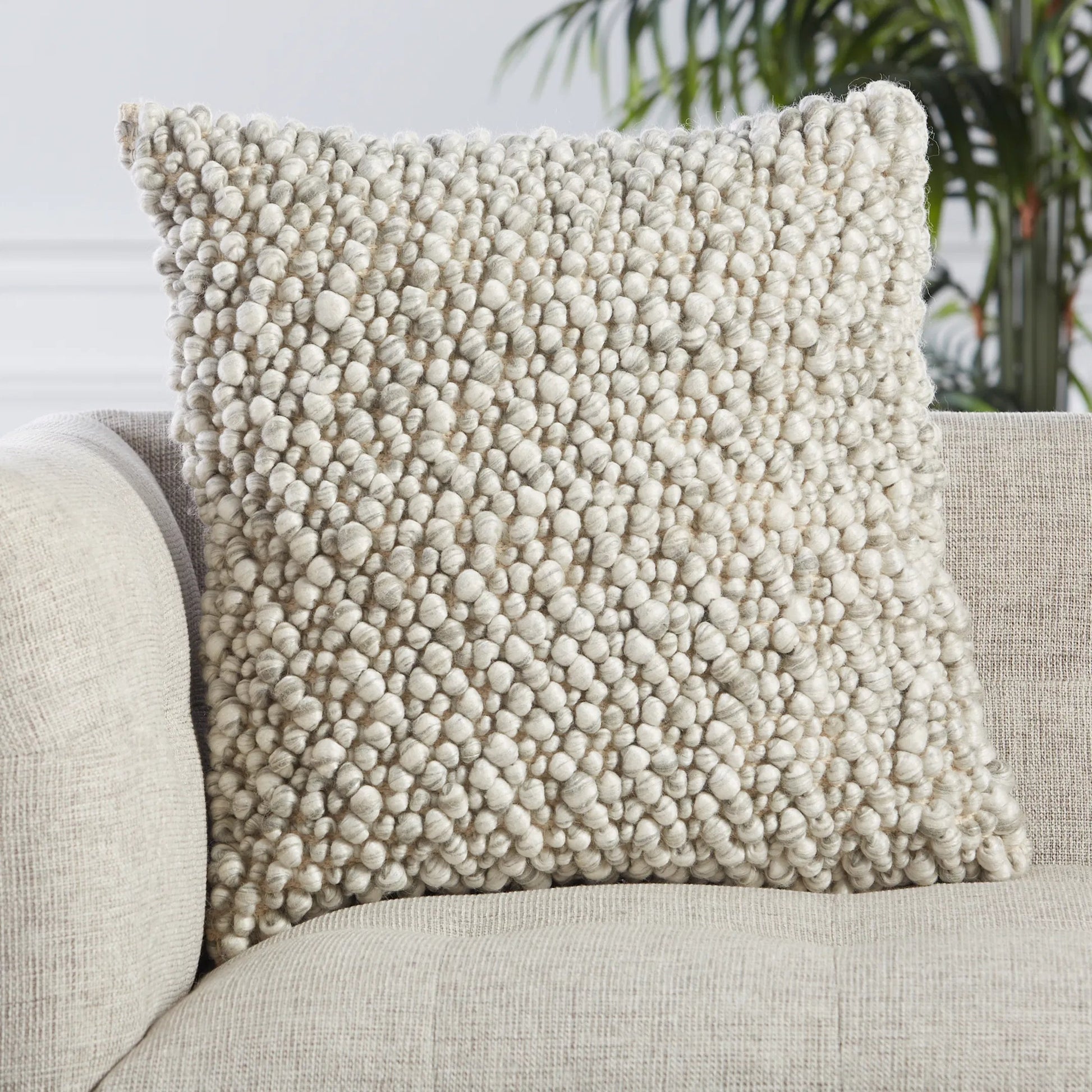 Angora AGO06 Pillow by Jaipur Living. Made from 40% wool 30% viscose 20% cotton 10% linen in a unique style.