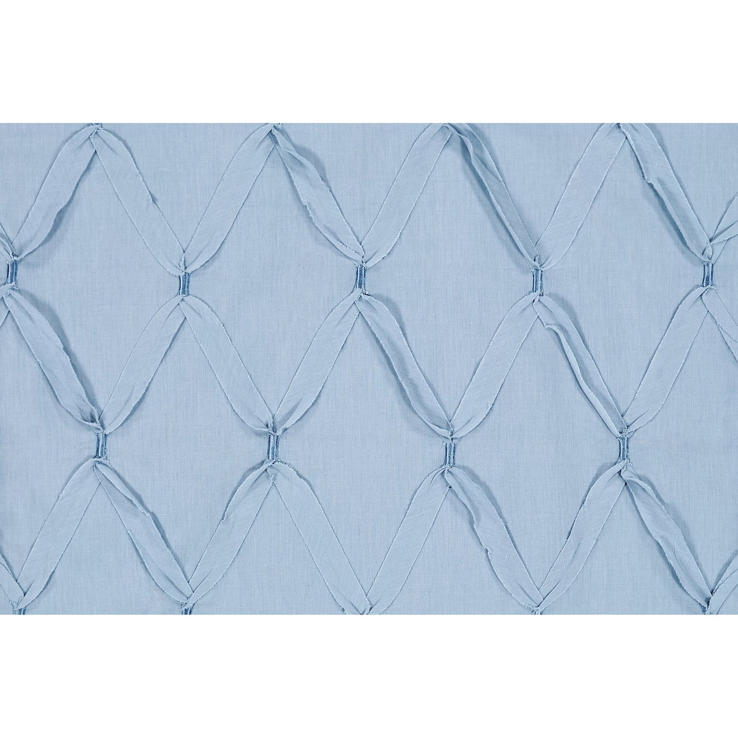 018 SI-2044984 | Closeup | Aiken Pilliow - 13086 by Surya. Made from front: 55% cotton, 45% linen, back: 55% cotton in a modern style.