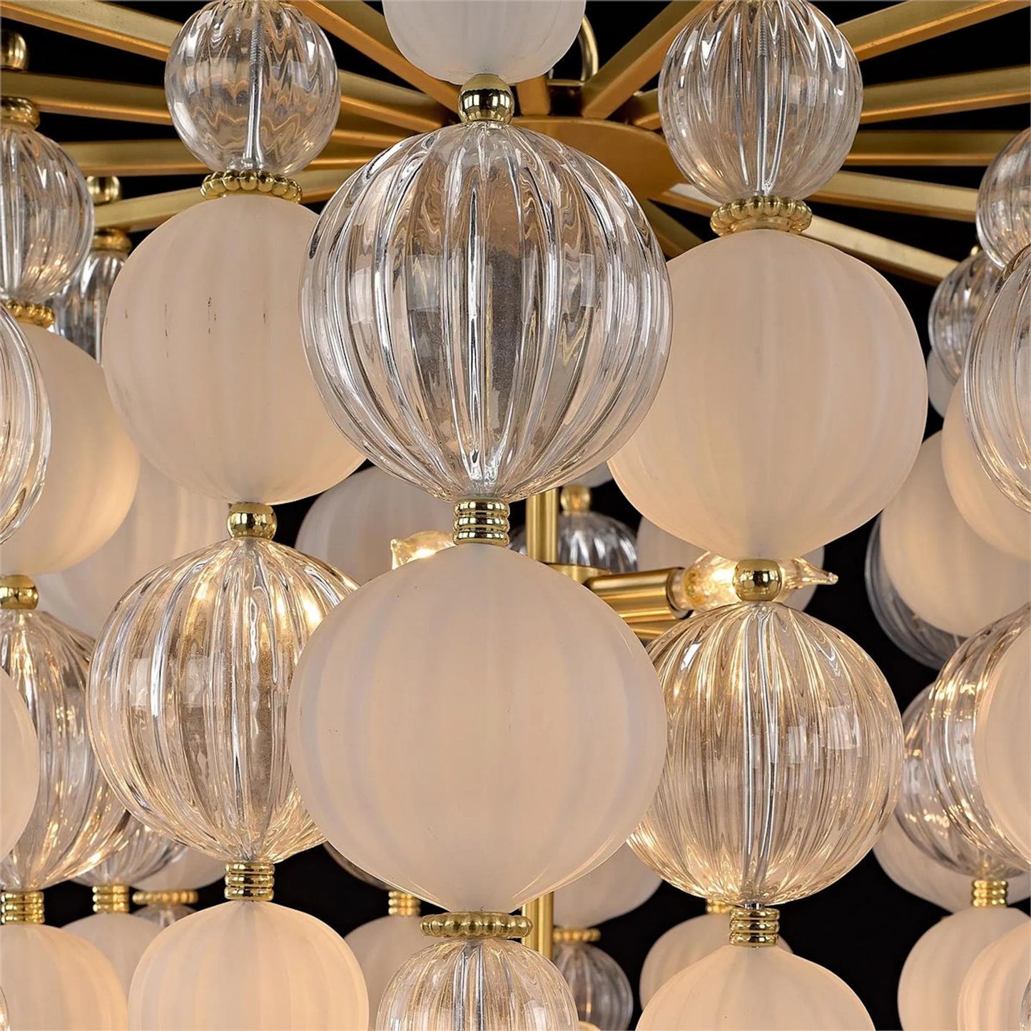 002 SI-2629127 | Unknown | Bijoux Fifteen-Light Chandelier by John-Richard. Made from unique in a unique style.