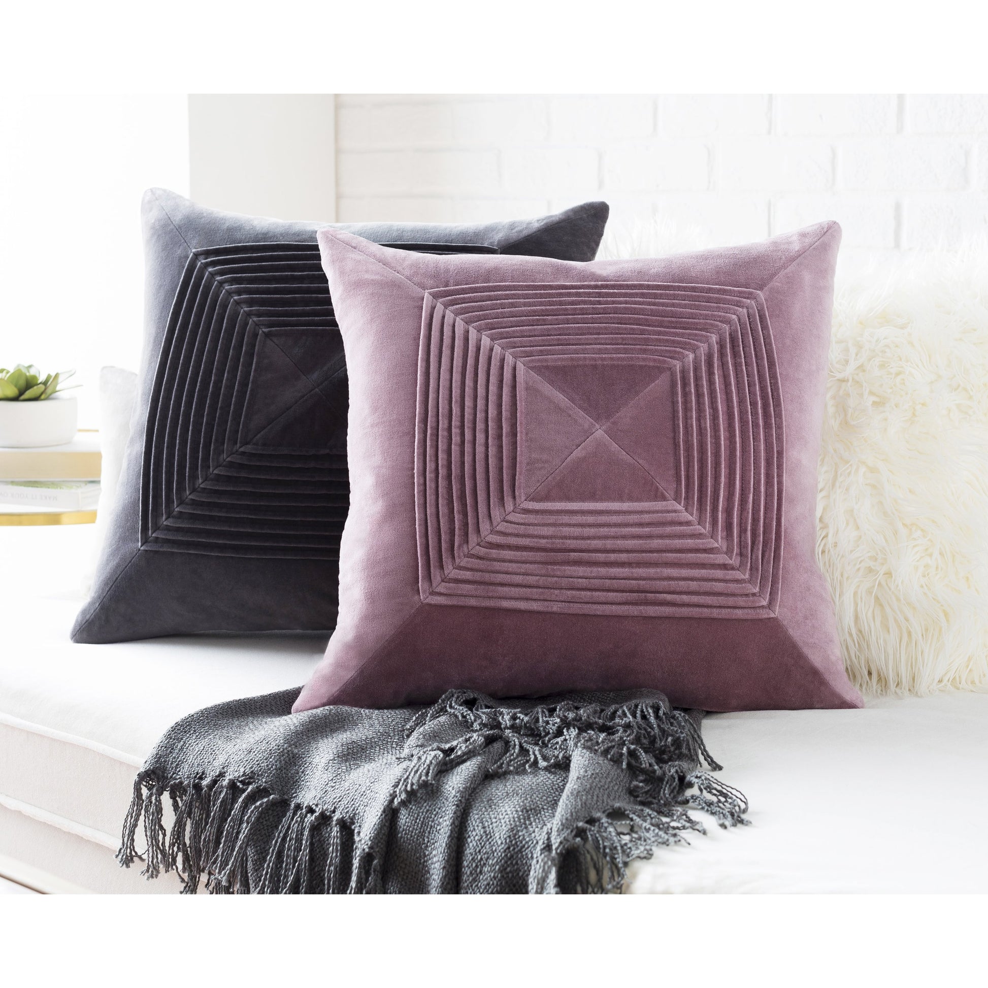 Akira Pillow - 9020 by Surya. Made from 100% cotton in a modern style.