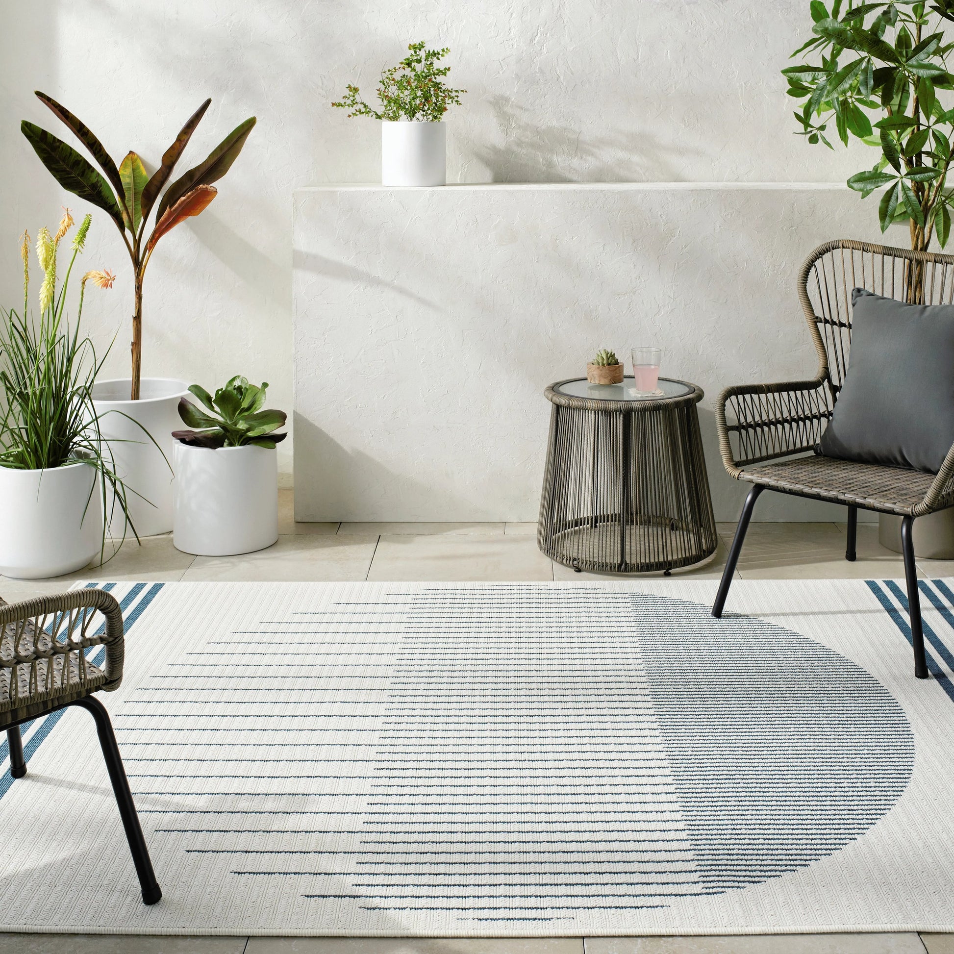 Alfresco Rug - 476834 by Livabliss. Made from face: 100% polypropylene in a unique style.
