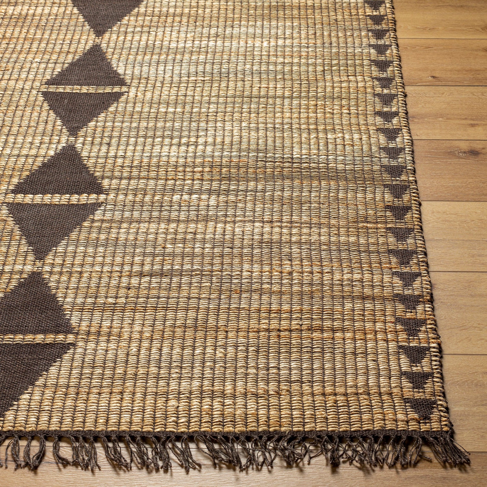 Alex Rug - 496094 by Livabliss. Made from face: 100% jute, warp: 100% jute in a unique style.