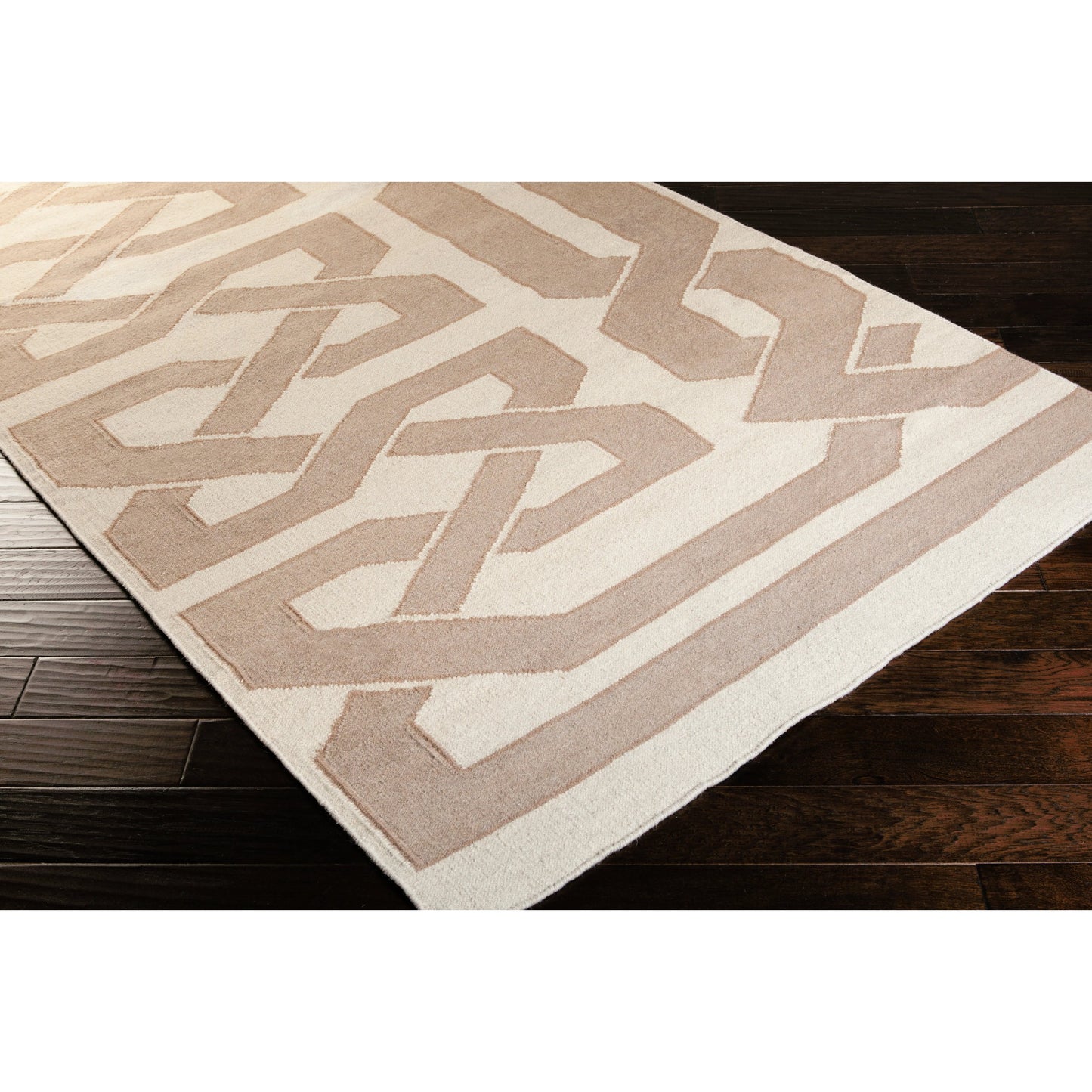 014 40985-17624 | Closeup | Alameda Rug - 752 by Surya. Made from 100% wool in a unique style.