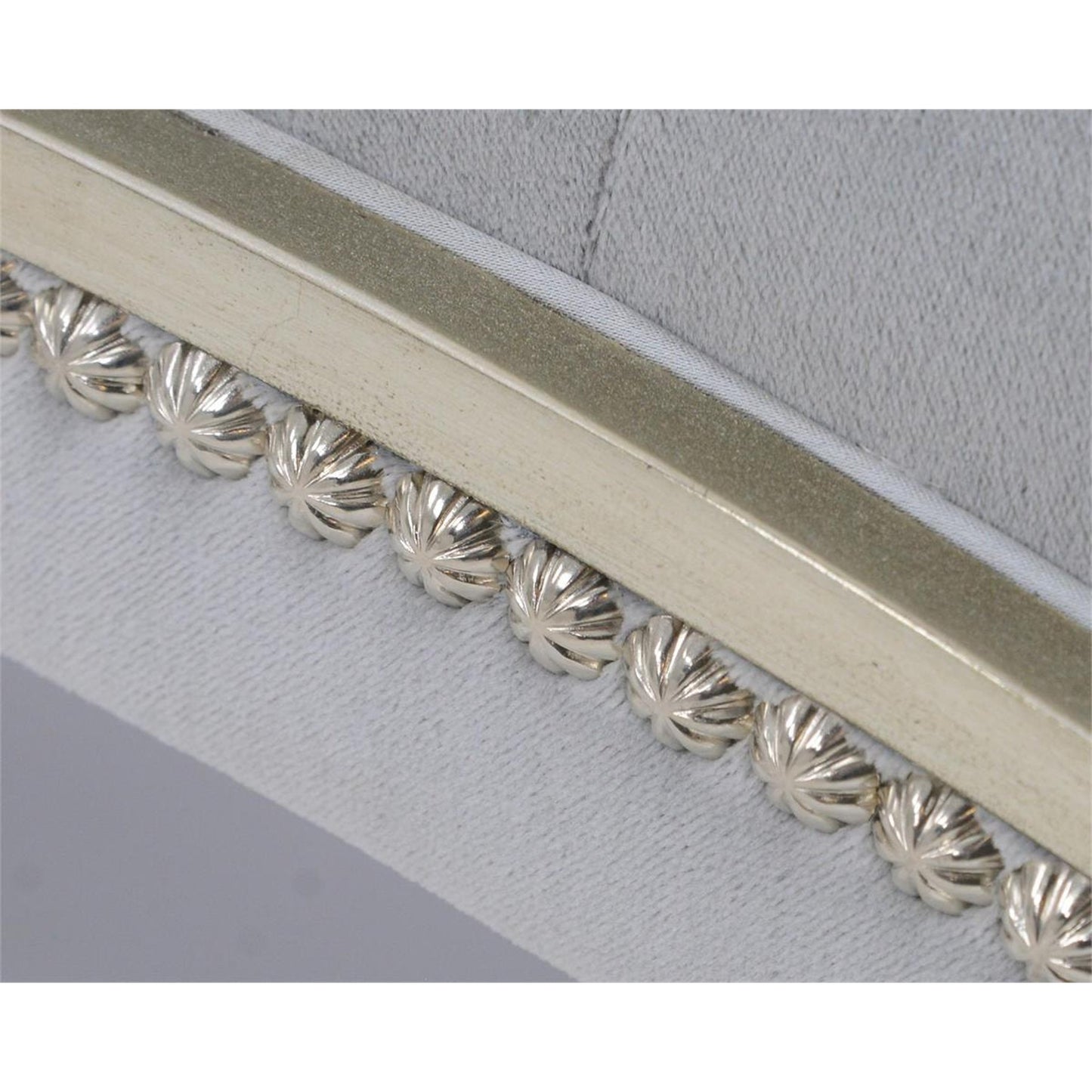 005 SI-1903311 | Closeup | Hudson Chaise by John-Richard. Made from unique in a transitional style.