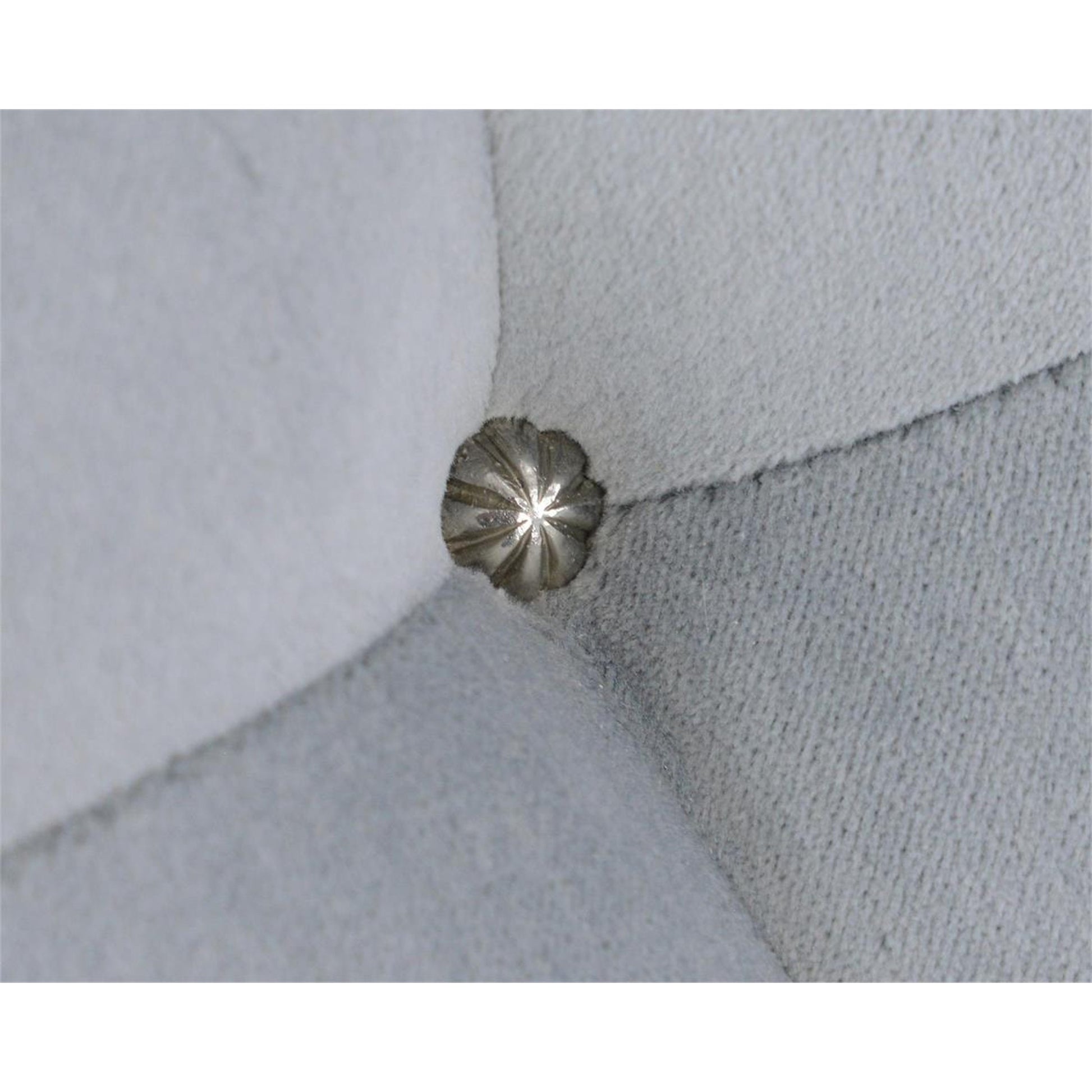 Hudson Chaise by John-Richard. Made from unique in a transitional style.