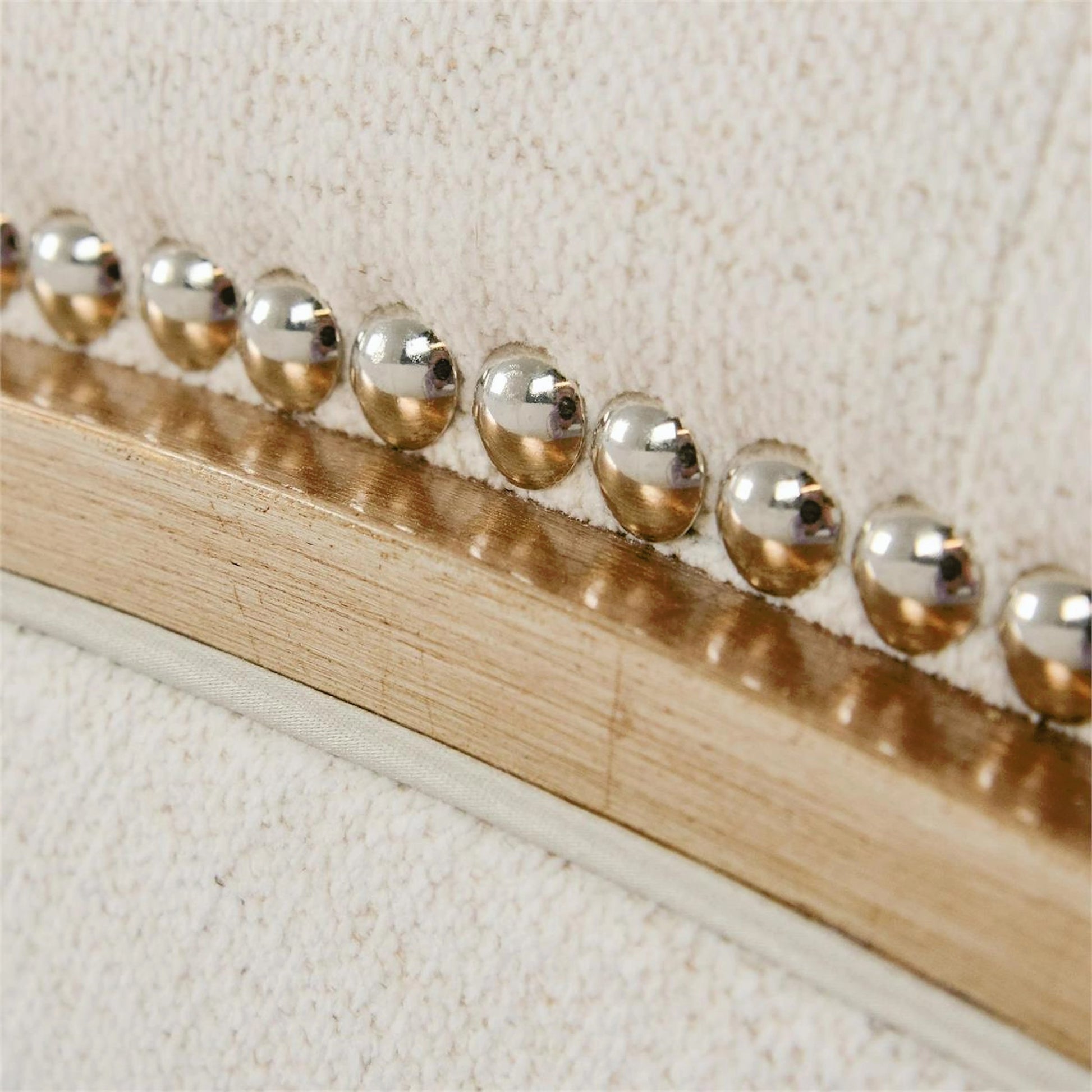 Hudson Chaise by John-Richard. Made from unique in a transitional style.