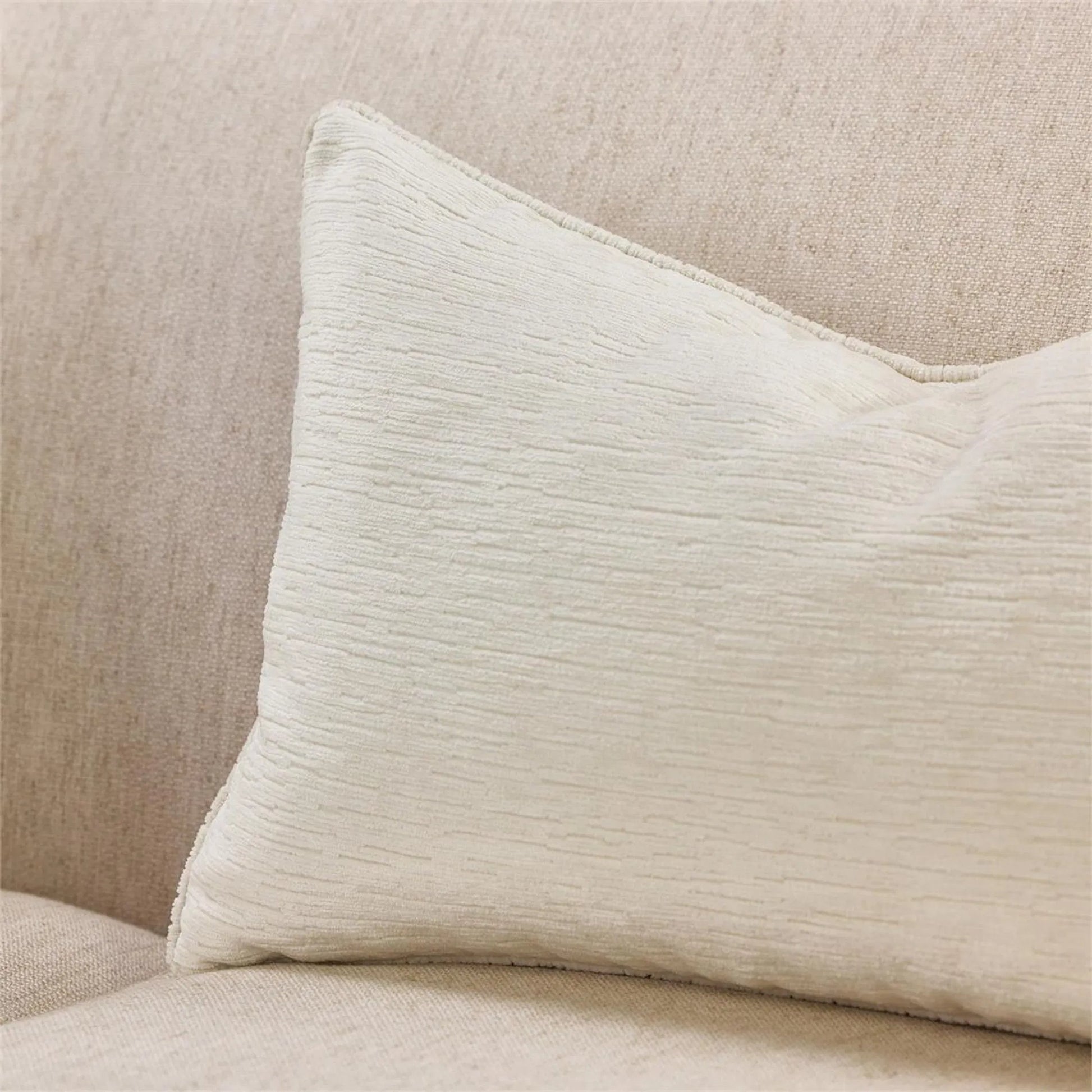 Malta Sofa by John-Richard in cheetah crème, limerick crème. Made from unique in a transitional style.