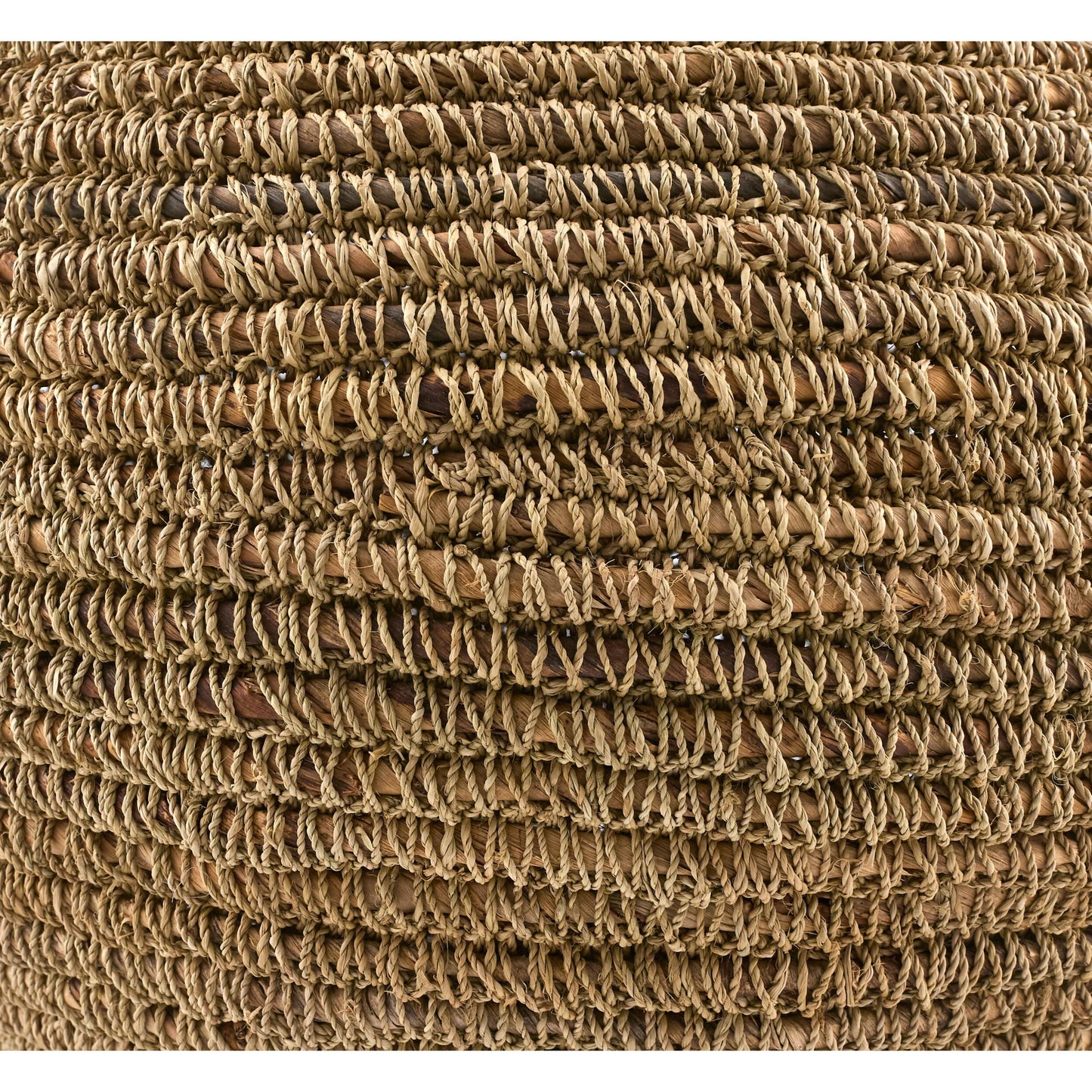 009 SI-2541172,SI-2541173 | Closeup | Anouk Basket by Surya in powder coated. Made from seagrass, iron in a unique style.