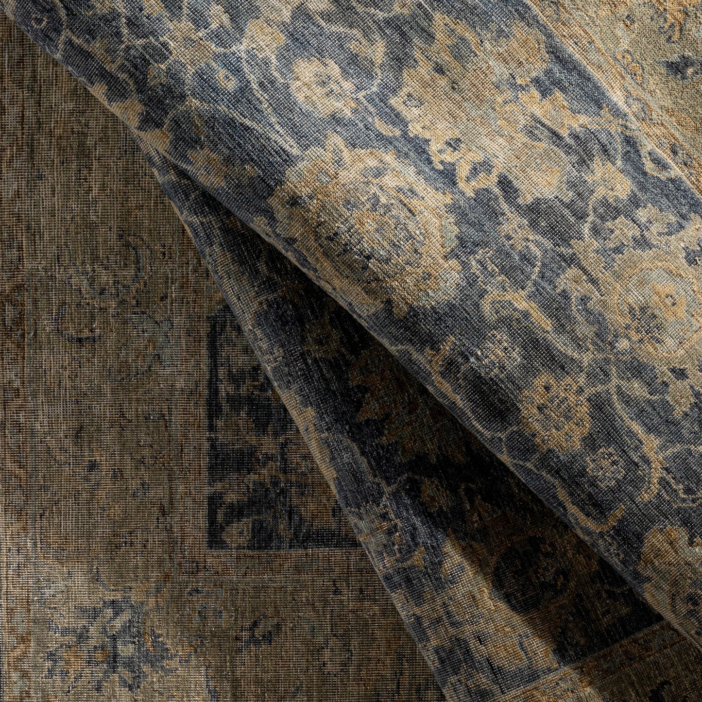004 SI-1876424,SI-1914442 | Closeup | Anatolia ANY-2304 Rug by Surya in black, olive, dark brown, beige. Made from unique in a unique style.