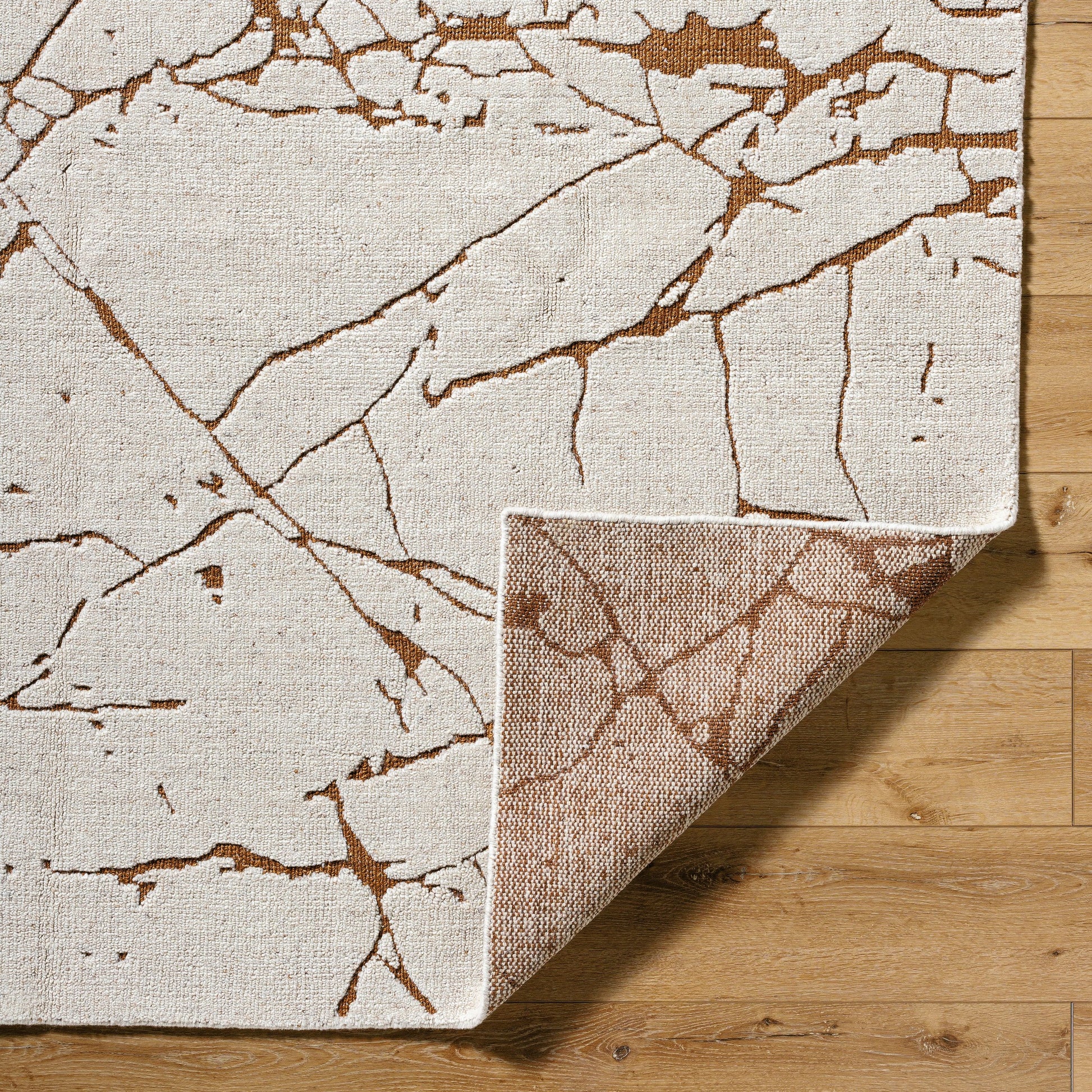 Arbora Rug by Surya in light silver, silver, prairie dust. Made from wool, rayon in a unique style.