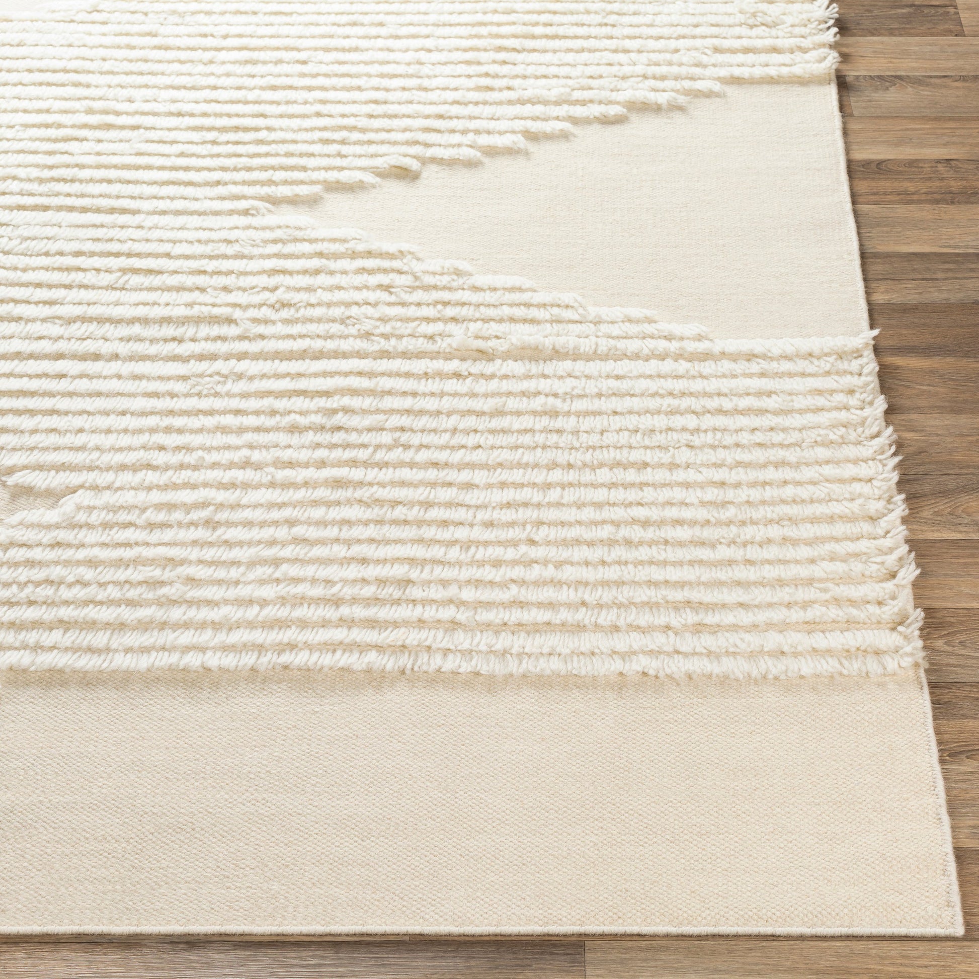 Apache APA-2301 Rug by Livabliss. Made from 100% wool in a unique style.