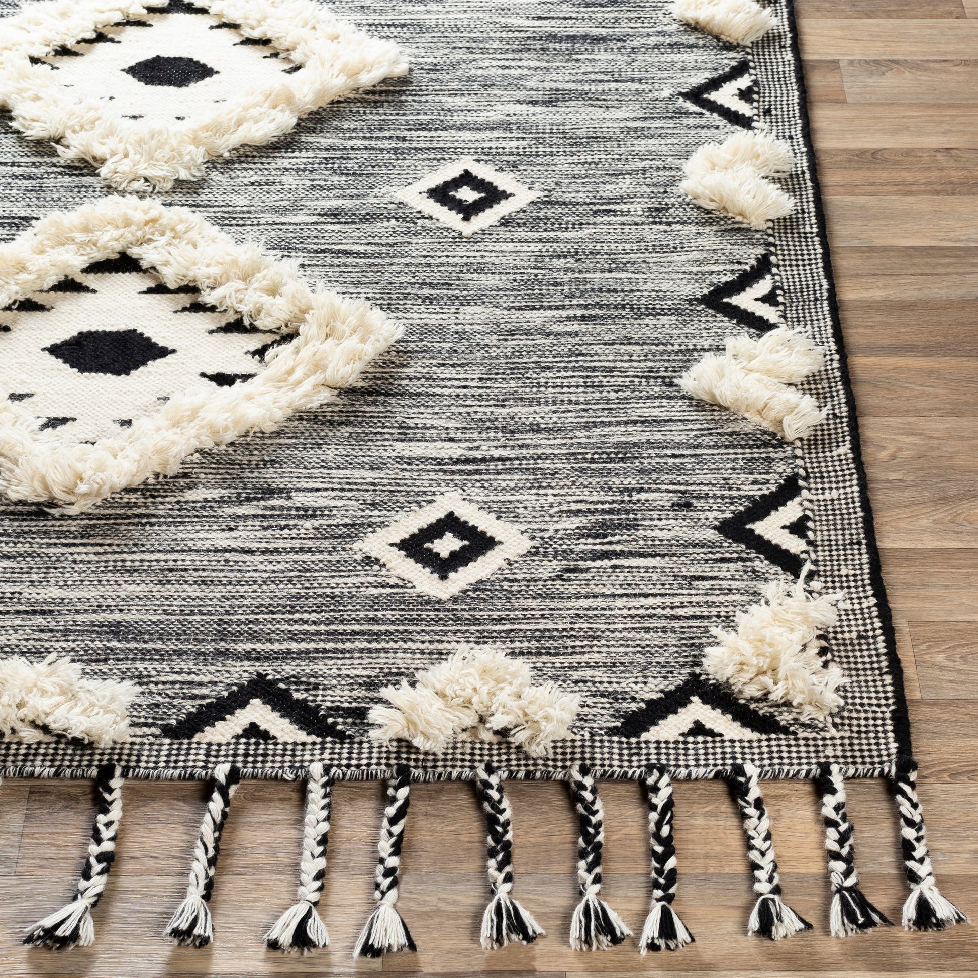 Apache Rug - 23794 by Livabliss. Made from 100% wool in a unique style.