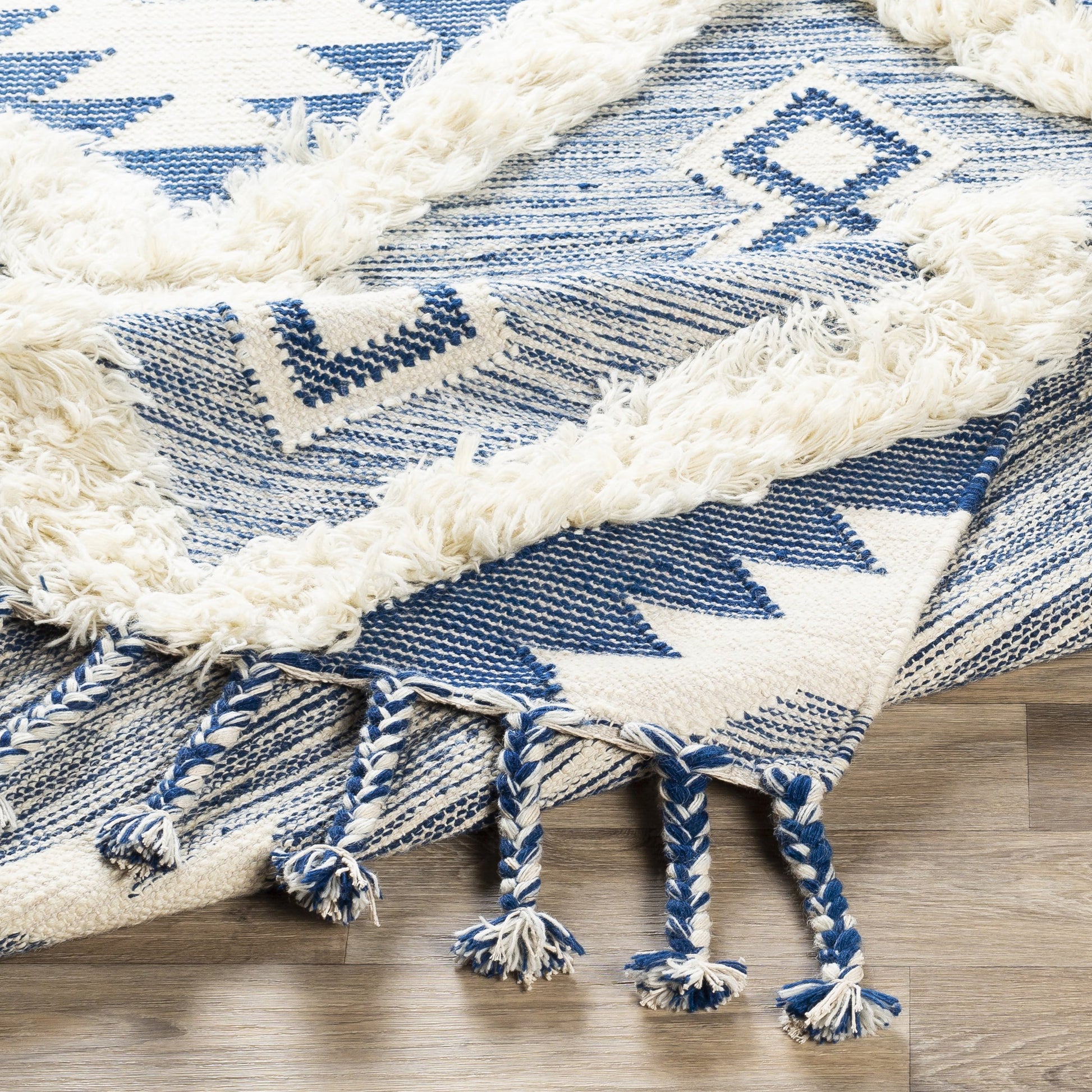 Apache Rug - 23795 by Livabliss. Made from 100% wool in a unique style.