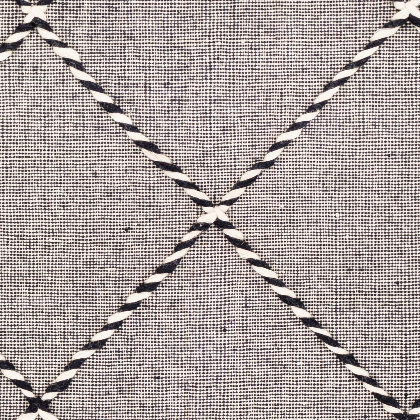 016 SR-879190,SR-879191,SR-879192,SR-879193,SR-879194,SR-879195,SR-879196 | Closeup | Apache Rug - 25154 by Livabliss. Made from 100% wool in a unique style.