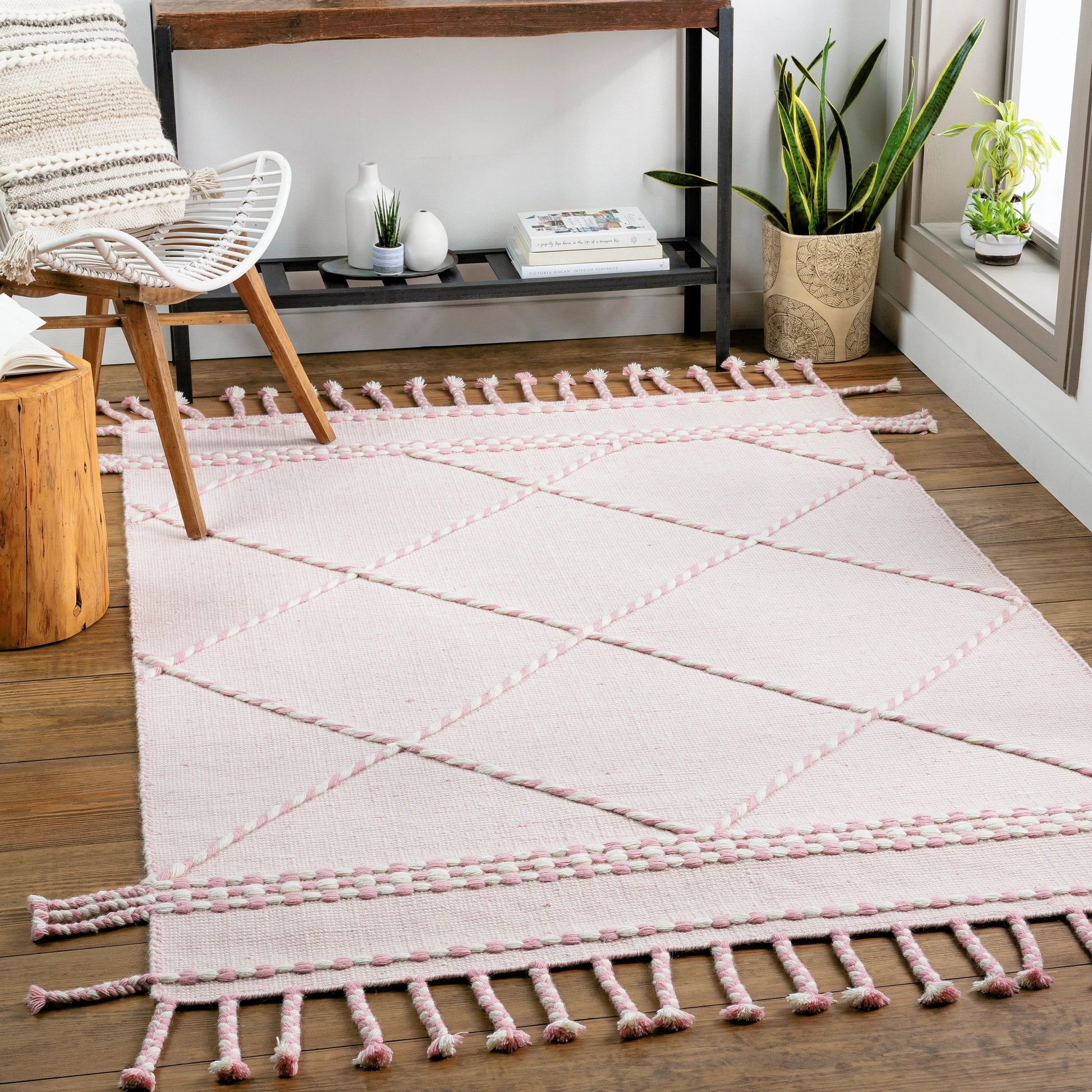 Apache Rug - 25154 by Livabliss. Made from 100% wool in a unique style.