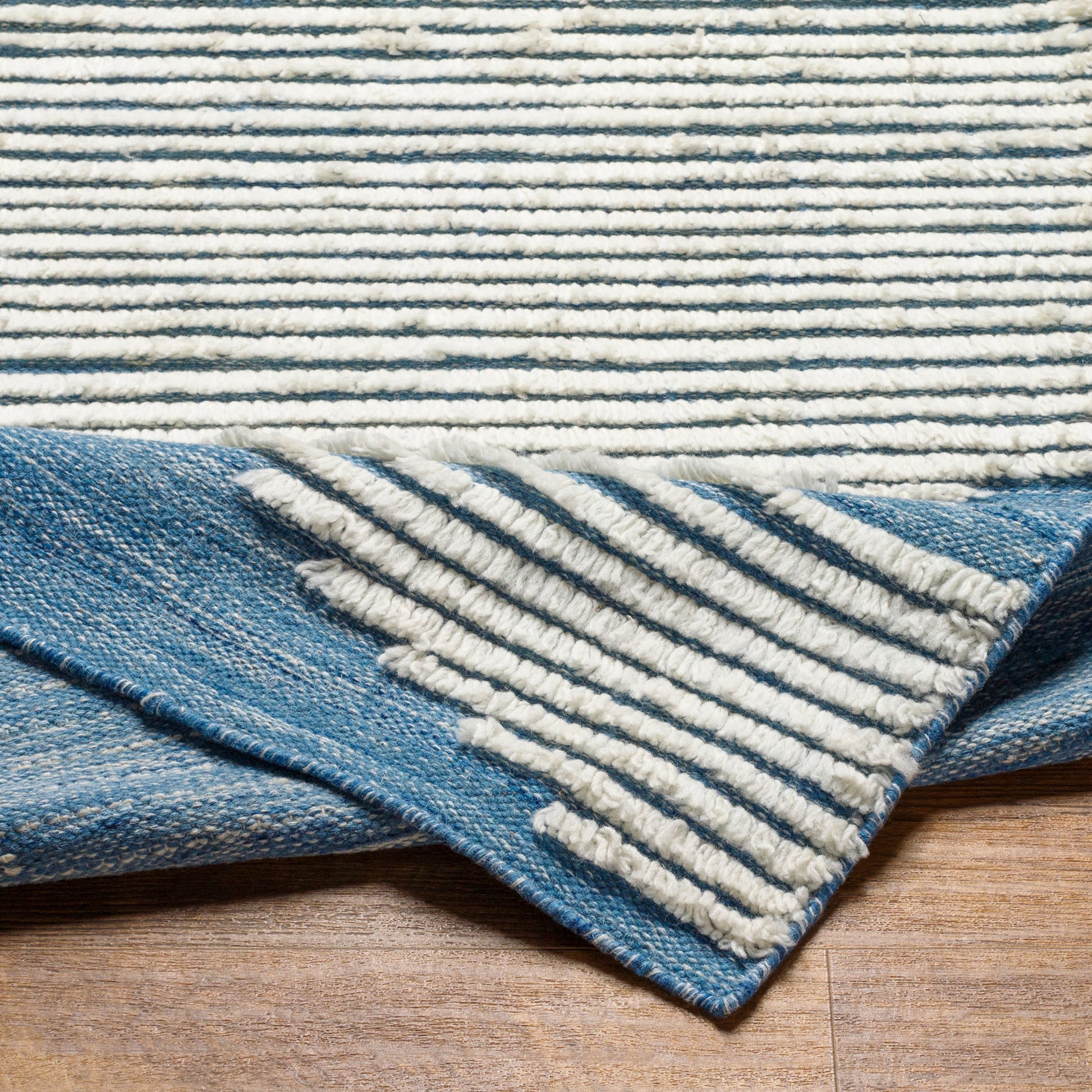 Apache APA-2301 Rug by Livabliss. Made from 100% wool in a unique style.
