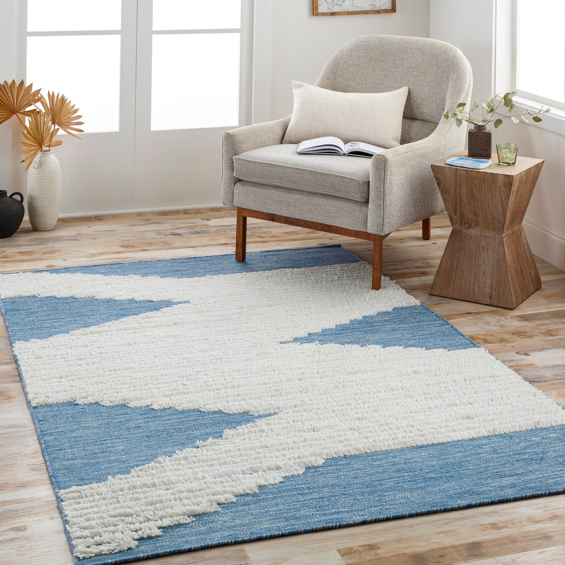 Apache APA-2301 Rug by Livabliss. Made from 100% wool in a unique style.