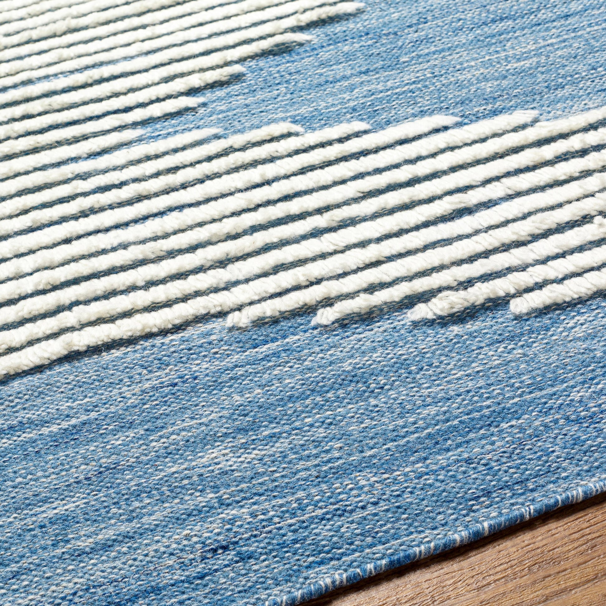 Apache APA-2301 Rug by Livabliss. Made from 100% wool in a unique style.