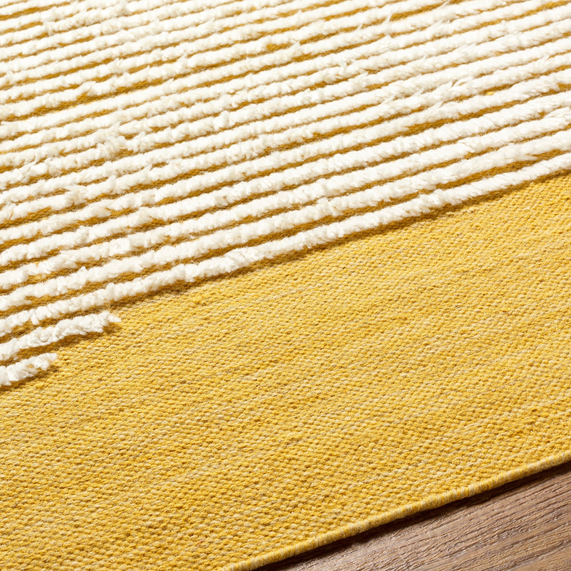 Apache APA-2301 Rug by Livabliss. Made from 100% wool in a unique style.