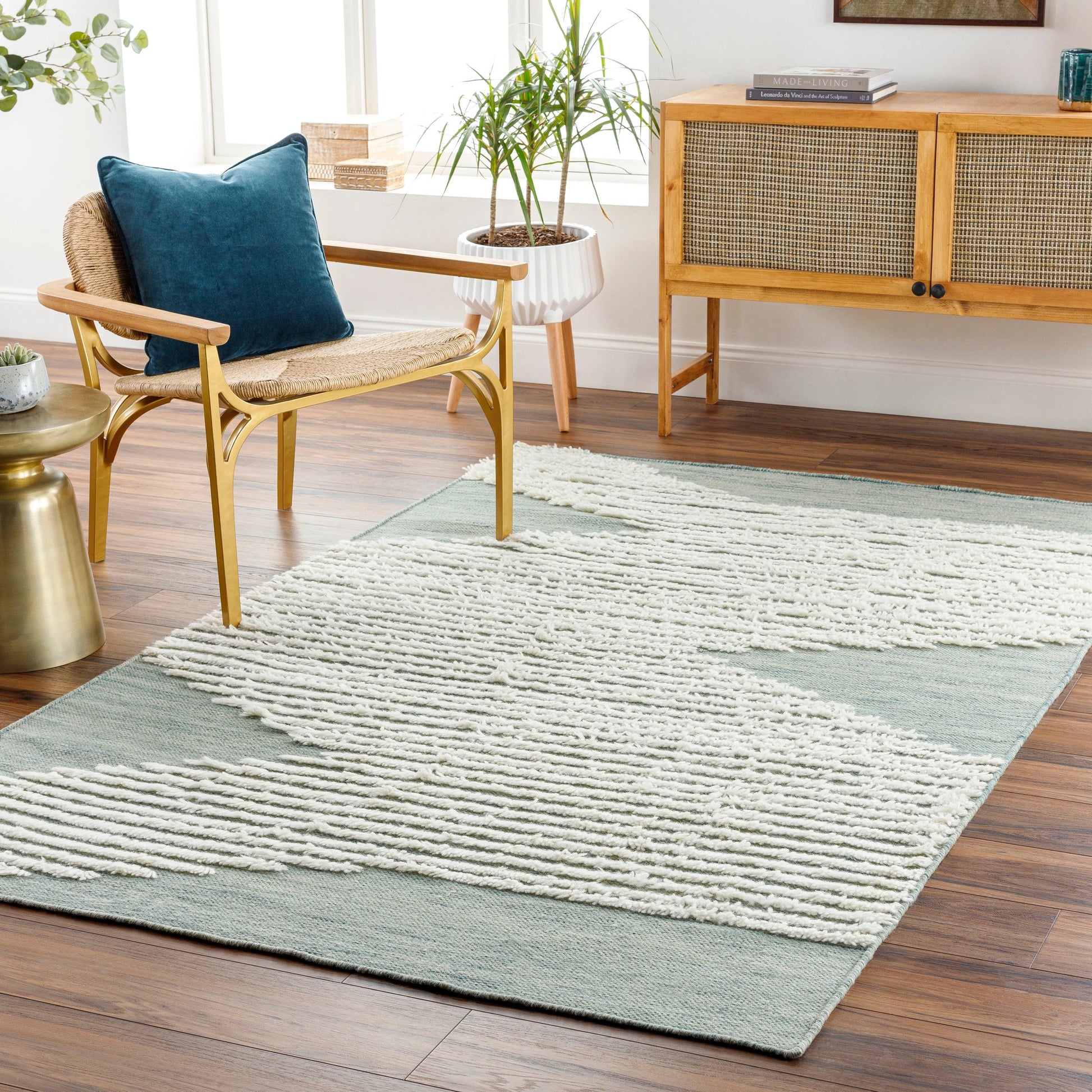 Apache APA-2301 Rug by Livabliss. Made from 100% wool in a unique style.