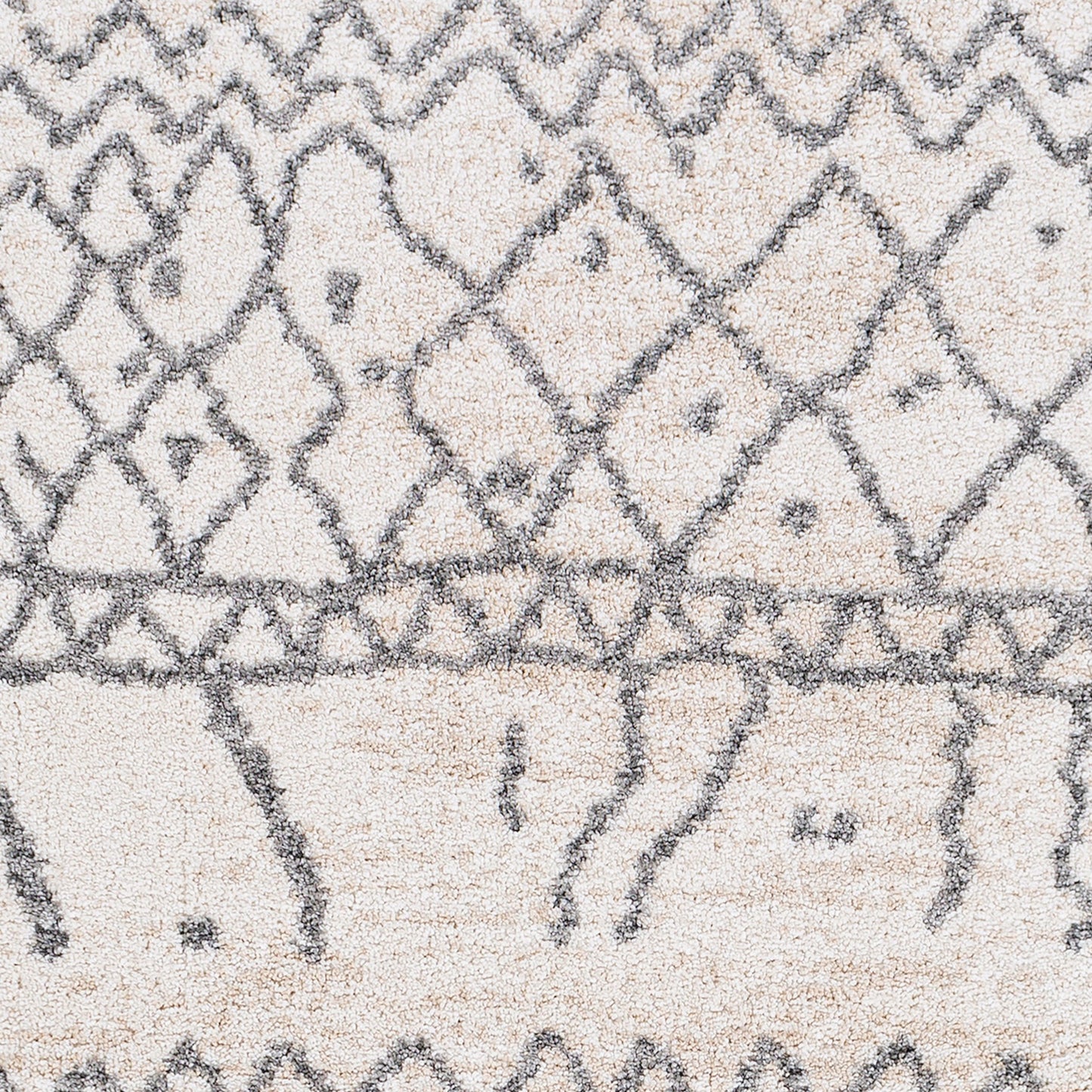 004 SI-2167401 | Closeup | Andorra Rug - 31180 by Livabliss. Made from polypropylene in a unique style.