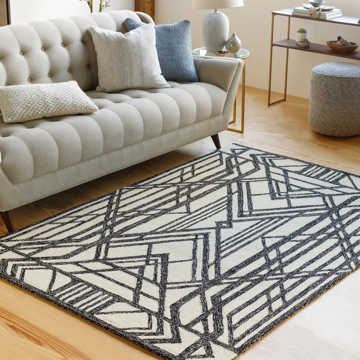 008 SI-1756465 | Lifestyle | Arsenal Rug - 29509 by Livabliss in black, cream. Made from 100% wool in a unique style.