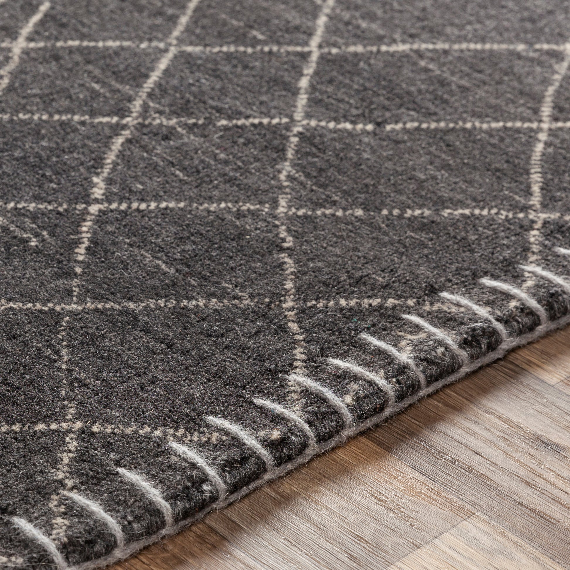 Arlequin Rug - 30026 by Surya in black, ivory. Made from 60% wool, 40% viscose in a unique style.
