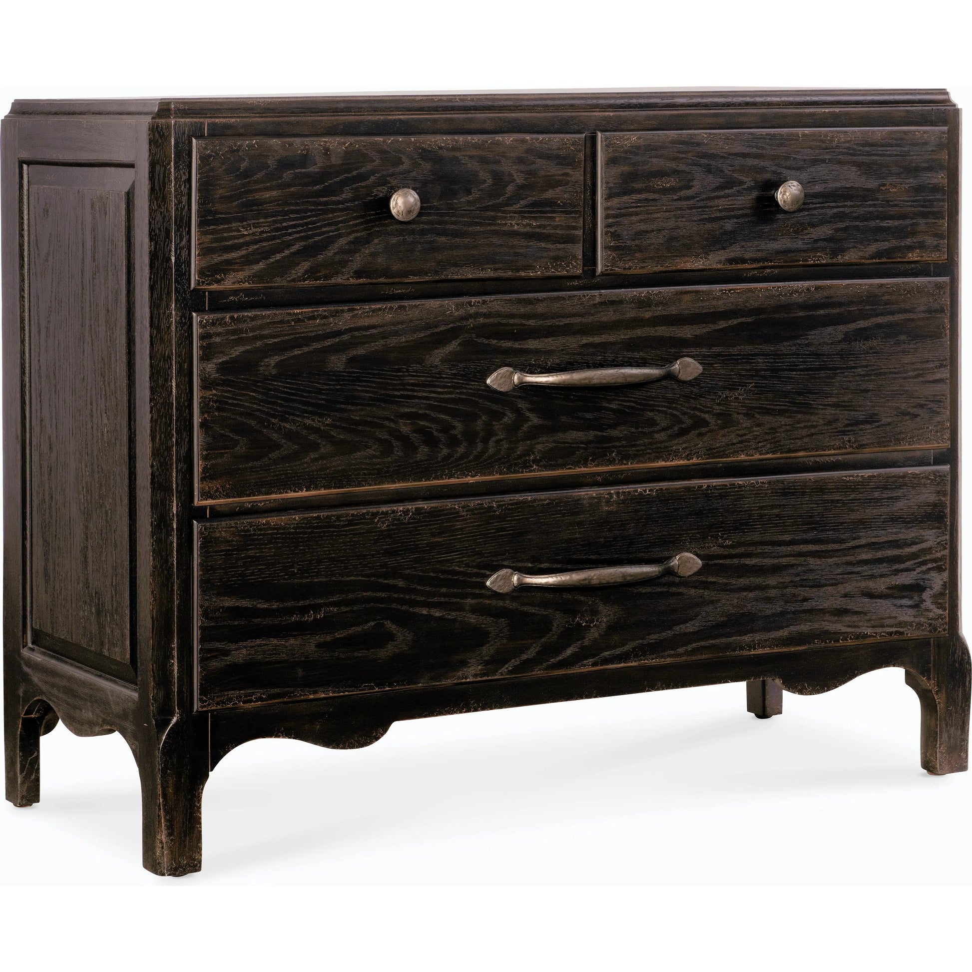 Americana Bachelor Chest by Hooker Furniture. Made from oak veneers with solid-wood edge top in a traditional style.