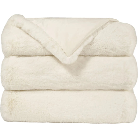 Arlo Throw by DV Kap Home. Made from 100% polyester in a unique style.