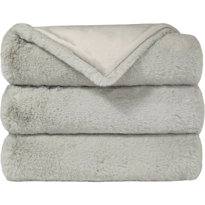 Arlo Throw by DV Kap Home. Made from 100% polyester in a modern style.