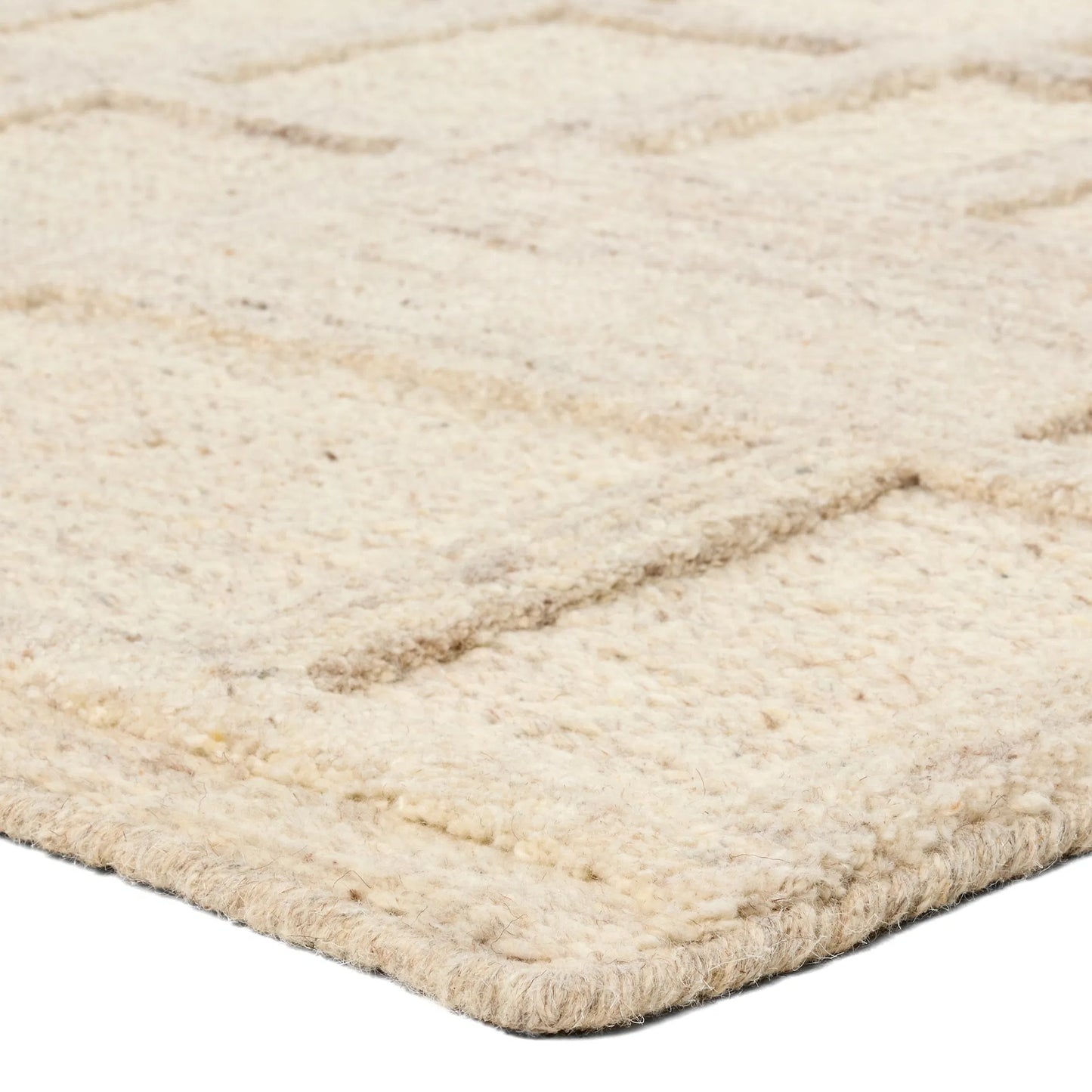 004 SI-2444643,SI-2444644,SI-2444645,SI-2444646,SI-2444647,SI-2444648 | Closeup | Bavell BAV04 Rug by Jaipur Living in cream, n/a. Made from 100% wool in a unique style.
