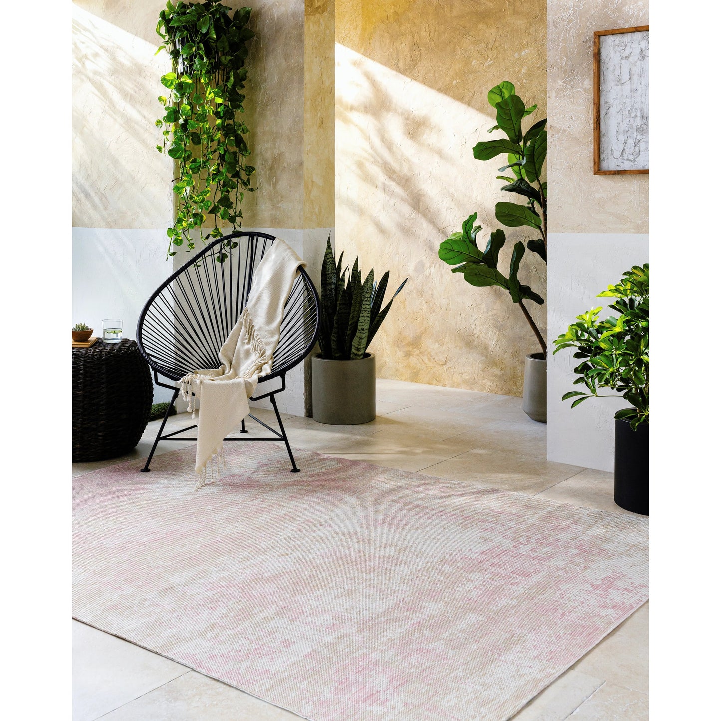 006 SI-2098807 | Lifestyle | Barbados Rug - 492263 by Livabliss in light beige, off-white, mauve. Made from polypropylene in a unique style.