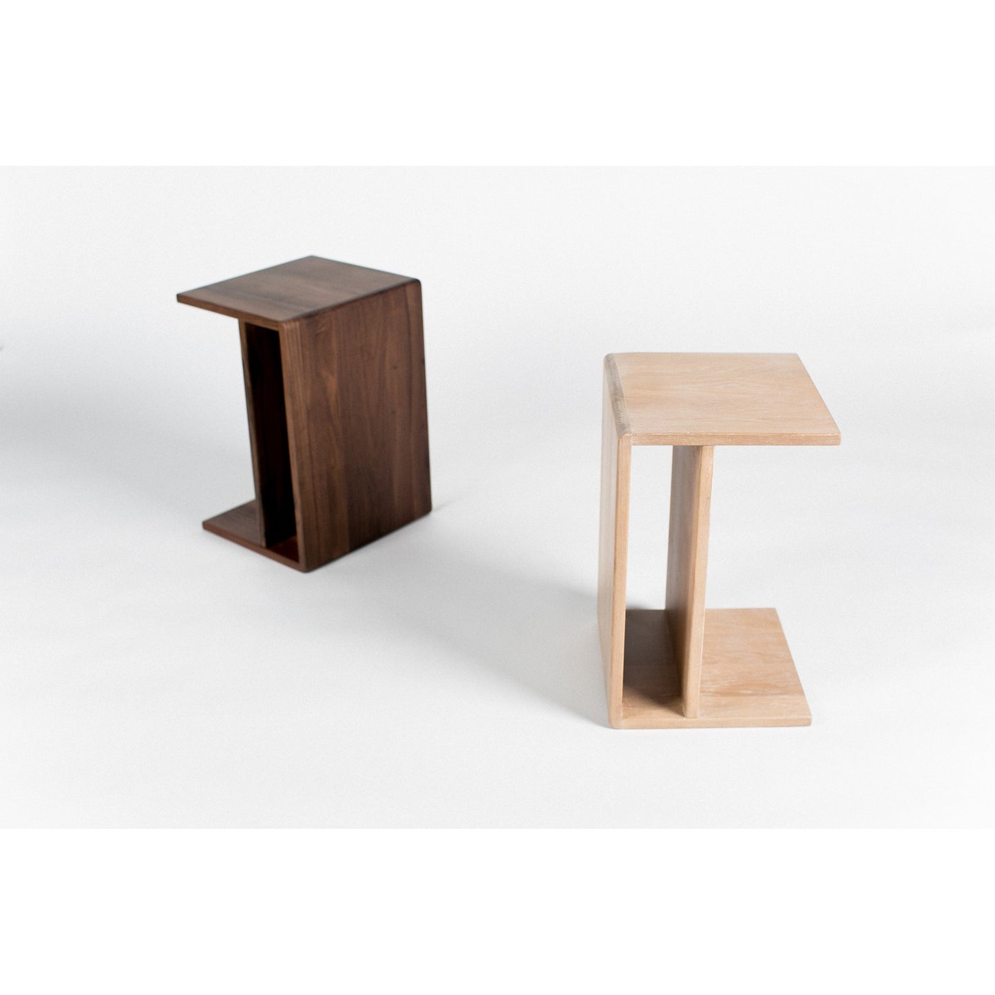008 SR-907410 | Lifestyle | Hiroki Accent Table by Moe's Home Collection. Made from unique in a modern style.