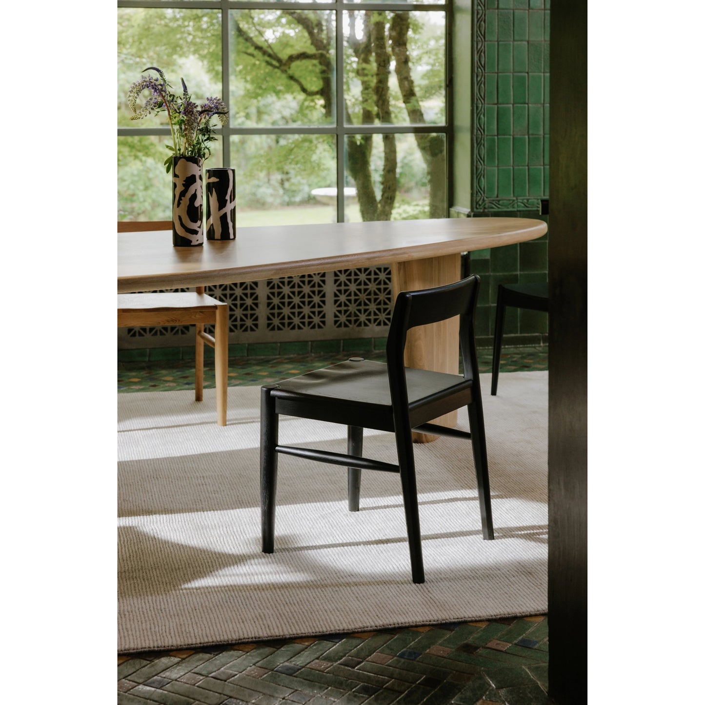 004 SI-1985372 | Lifestyle | Owing Dining Chair (Set of 2) by Moe's Home Collection. Made from unique in a modern style.