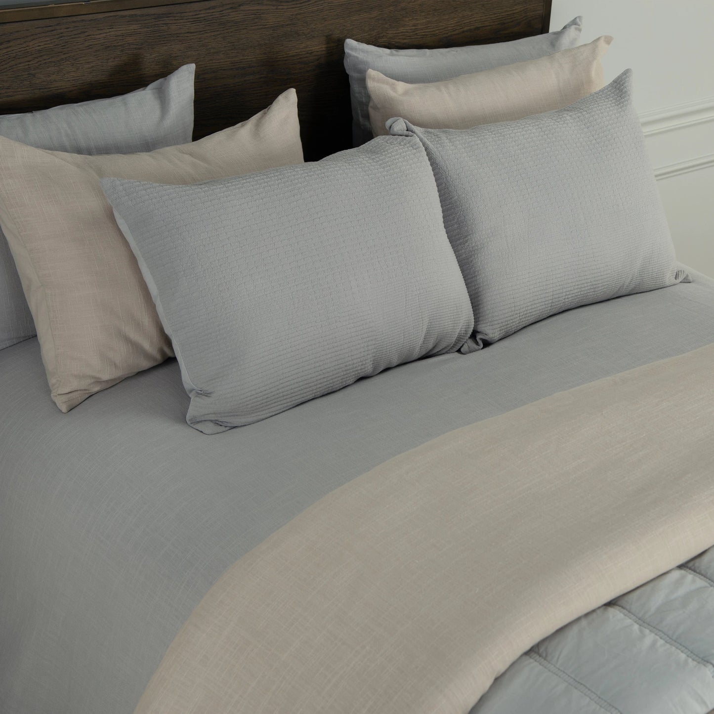 003 SI-2023563,SI-2023564 | Closeup | Lawrence Bedding by HedgeApple Essentials. Made from cotton slub, polyester in a modern style.